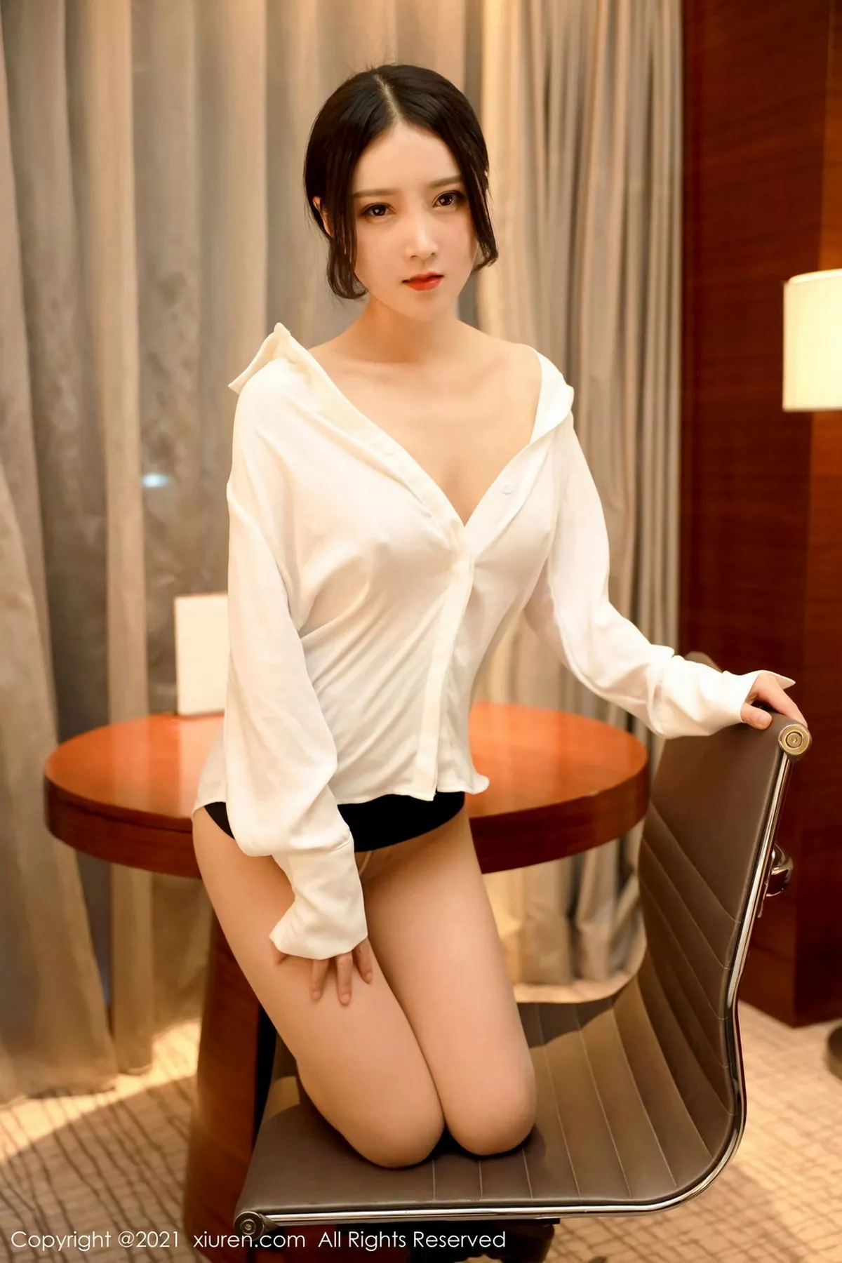 秀人集.com_[XiuRen秀人网]No.2969_嫩模林煊煊真空白衬衫配无内肉丝裤袜秀豪乳翘臀撩人诱惑写真34P