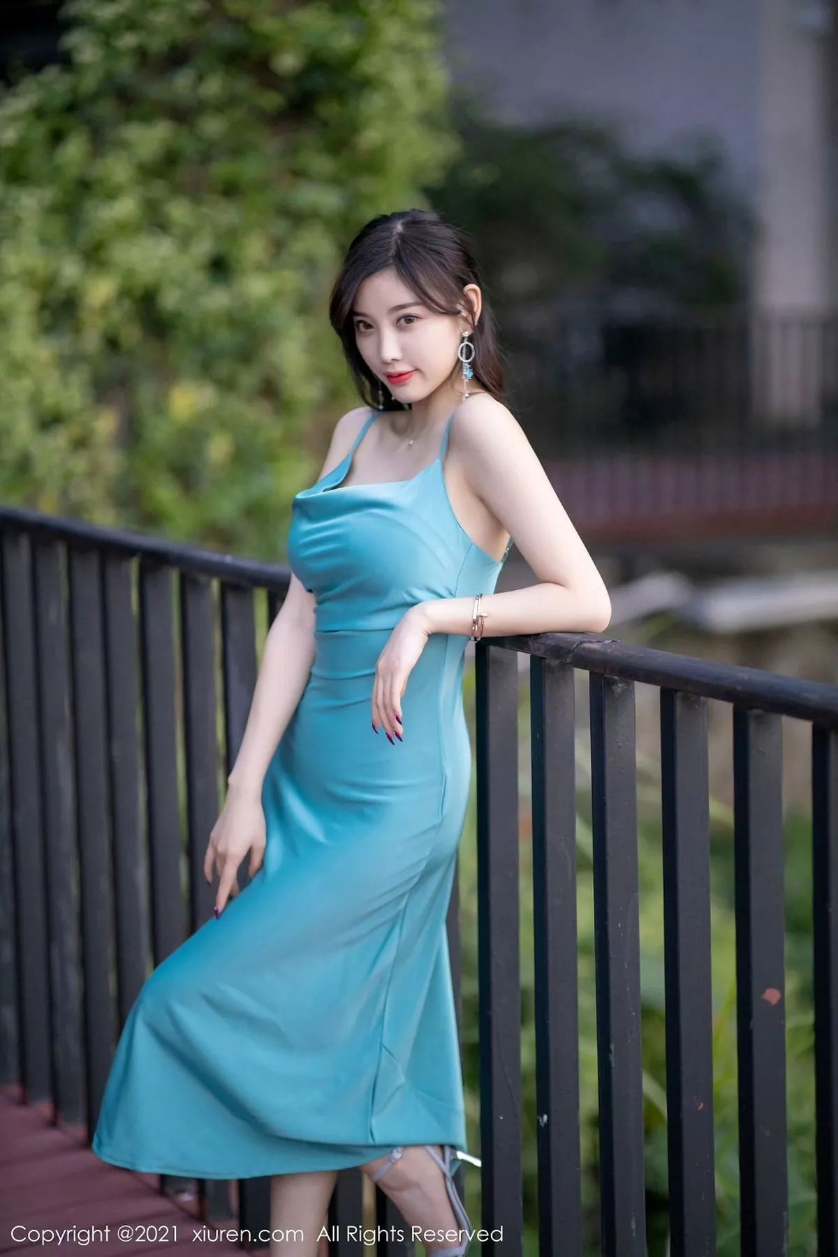 秀人集.com_[XiuRen秀人网]No.2997_女神杨晨晨sugar私房典雅吊裙配蕾丝腿袜半撩秀翘臀诱惑写真67P