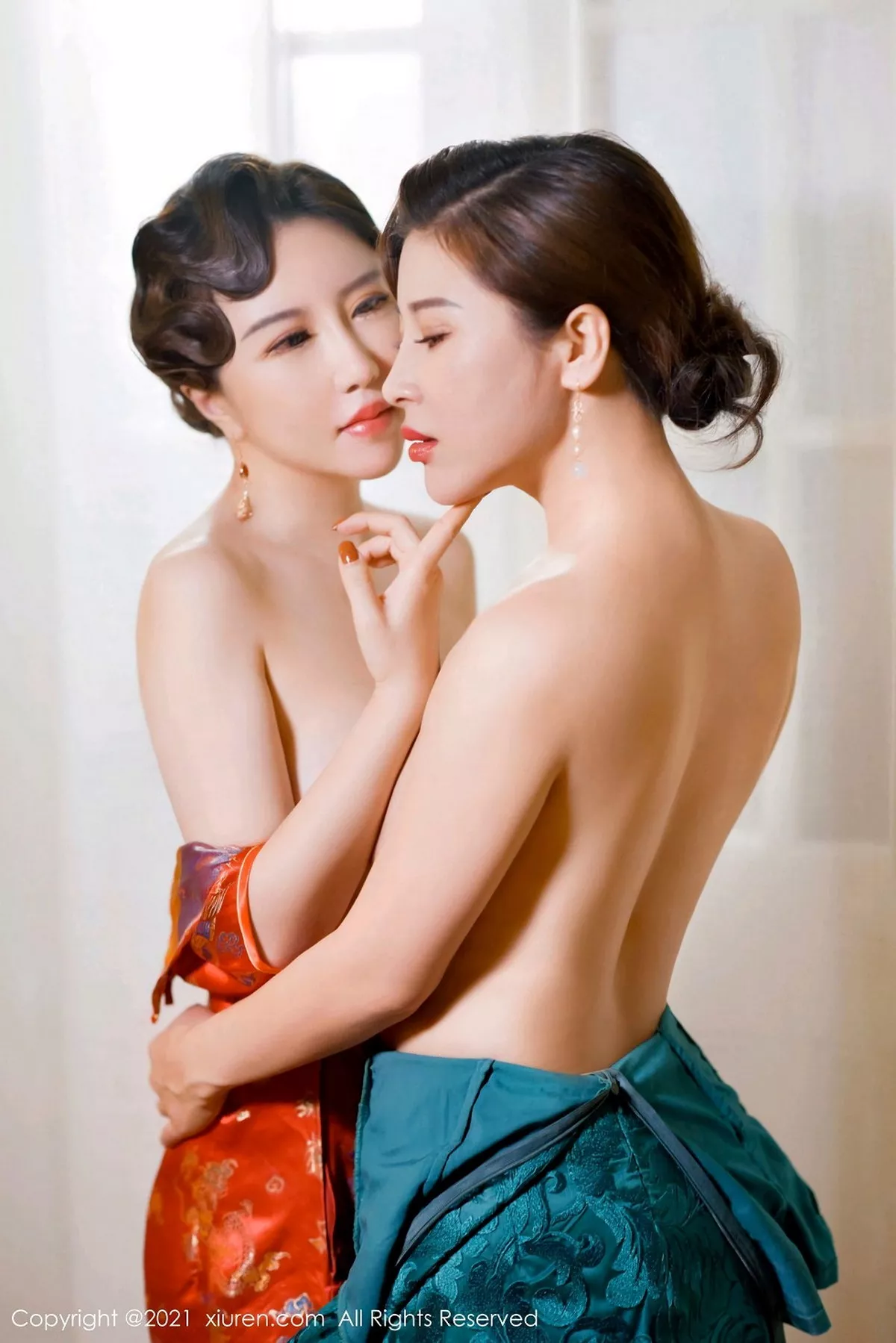 秀人集.com_[XiuRen秀人网]No.3003_嫩模Lucky沈欢欣性感姐妹花双人拉拉合集撩人姿势诱惑写真45P