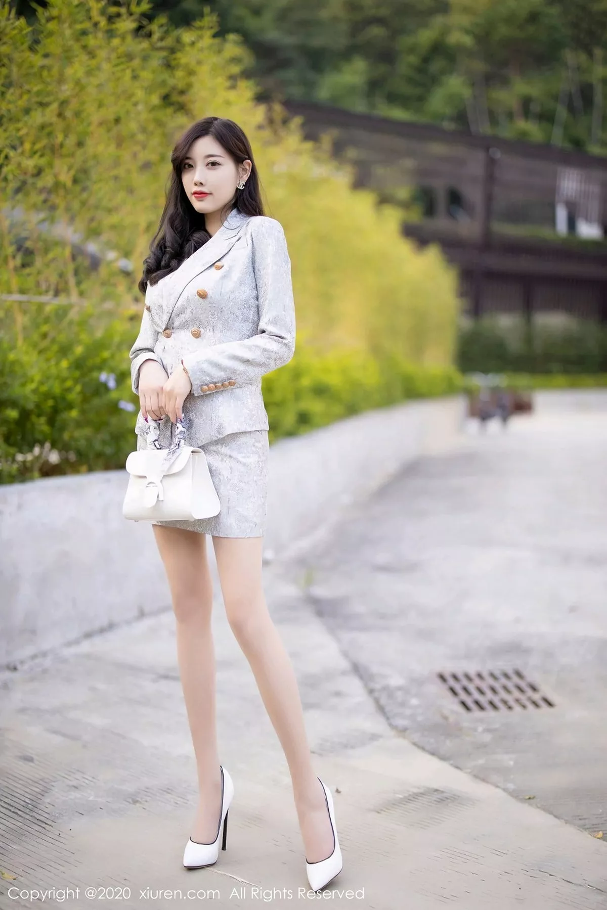 秀人集.com_[XiuRen秀人网]No.2928_女神杨晨晨sugar户外香车美人主题半脱肉丝裤袜秀翘臀诱惑写真80P