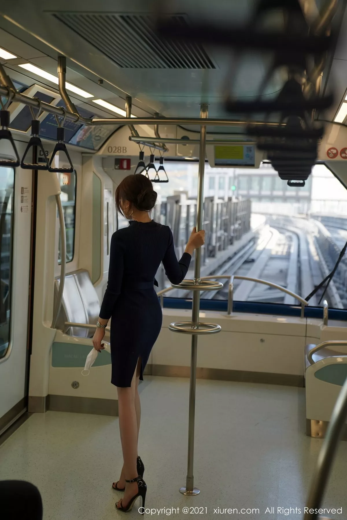 秀人集.com_[XiuRen秀人网]No.3034_女神芝芝Booty澳门旅拍酒店半脱露狂野豹纹内衣诱惑写真123P