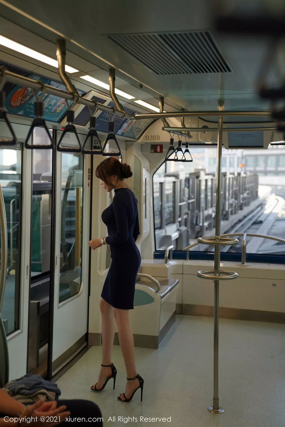 秀人集.com_[XiuRen秀人网]No.3034_女神芝芝Booty澳门旅拍酒店半脱露狂野豹纹内衣诱惑写真123P