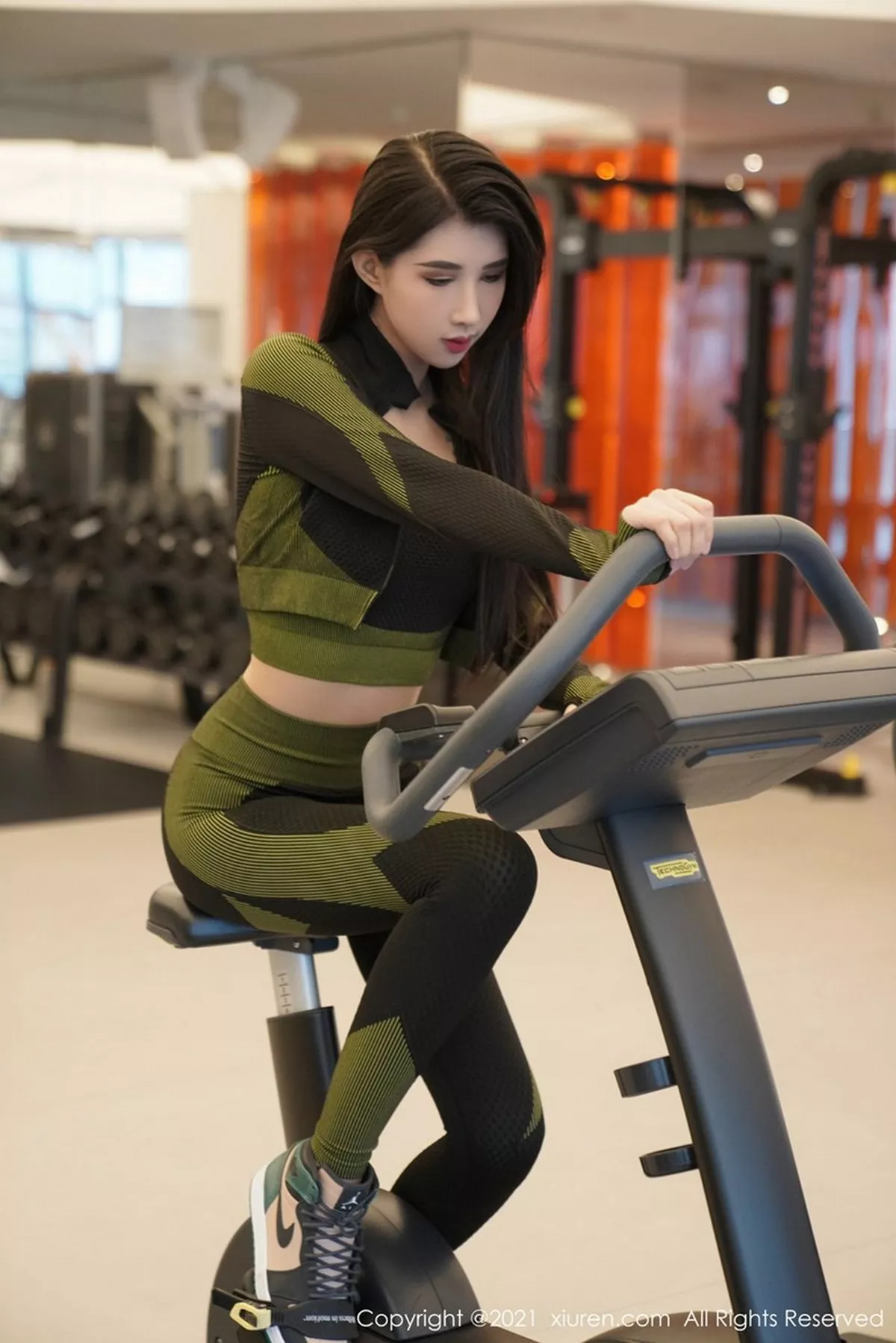 秀人集.com_[XiuRen秀人网]No.3040_嫩模葛征江浙沪旅拍健身房主题紧身运动装秀完美曲线性感写真56P