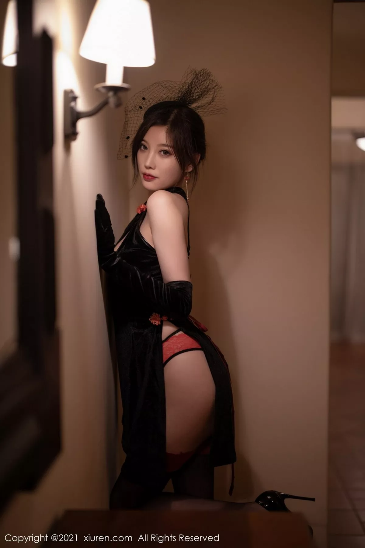 秀人集.com_[XiuRen秀人网]No.3041_女神杨晨晨sugar古韵黑色贵妇装主题黑丝裤袜秀美腿诱惑写真55P