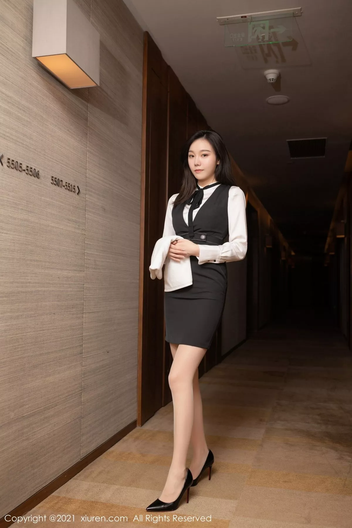 秀人集.com_[XiuRen秀人网]No.3042_嫩模安然Maleah房务经理主题脱白衬衣露蕾丝内衣诱惑写真86P