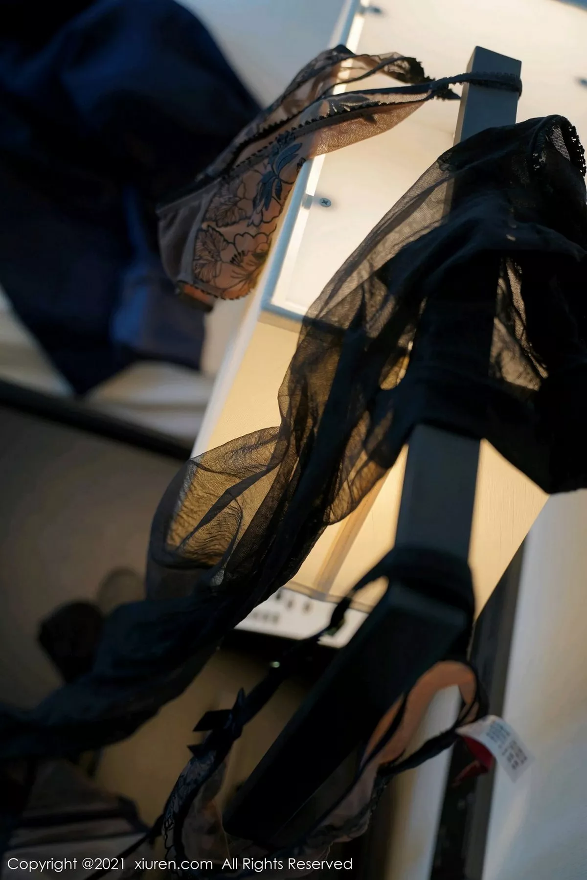 秀人集.com_[XiuRen秀人网]No.3043_嫩模玉兔miki职场秘书OL剧情主题开档黑丝裤袜秀翘臀诱惑写真80P