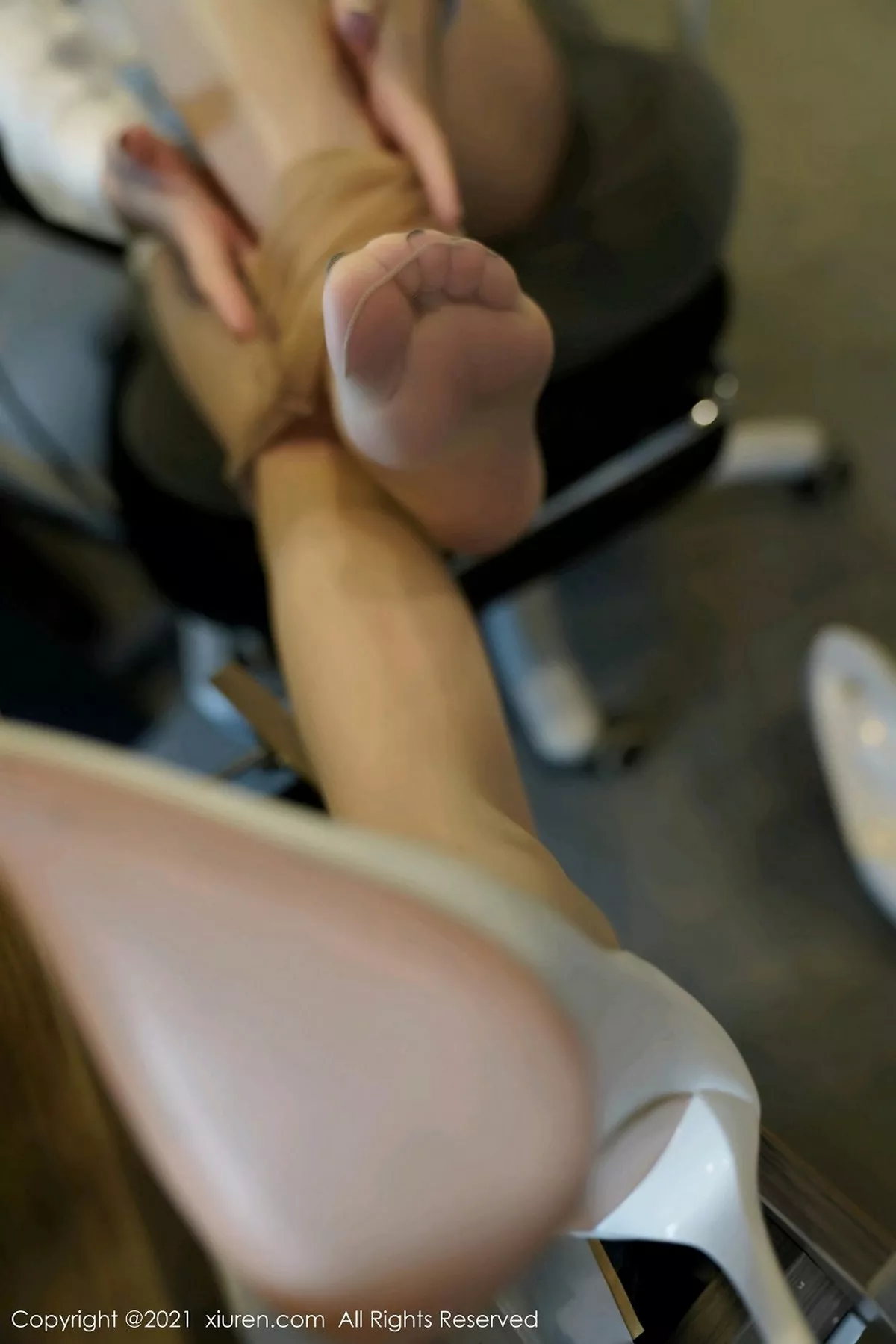 秀人集.com_[XiuRen秀人网]No.3046_女神周于希Sandy办公室前台主题粉色短裙下薄透肉丝诱惑写真100P