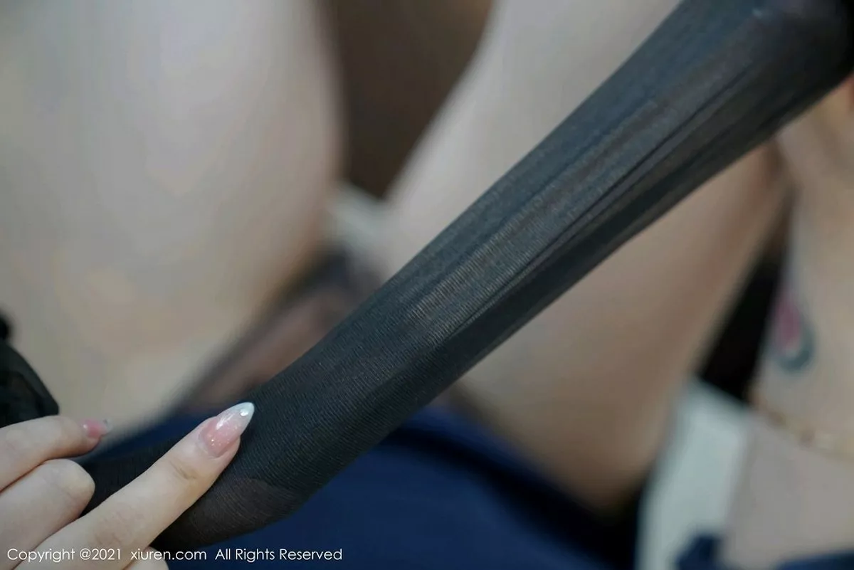 秀人集.com_[XiuRen秀人网]No.3043_嫩模玉兔miki职场秘书OL剧情主题开档黑丝裤袜秀翘臀诱惑写真80P