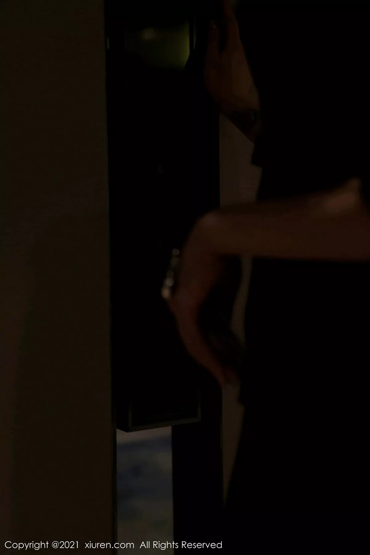 秀人集.com_[XiuRen秀人网]No.3043_嫩模玉兔miki职场秘书OL剧情主题开档黑丝裤袜秀翘臀诱惑写真80P