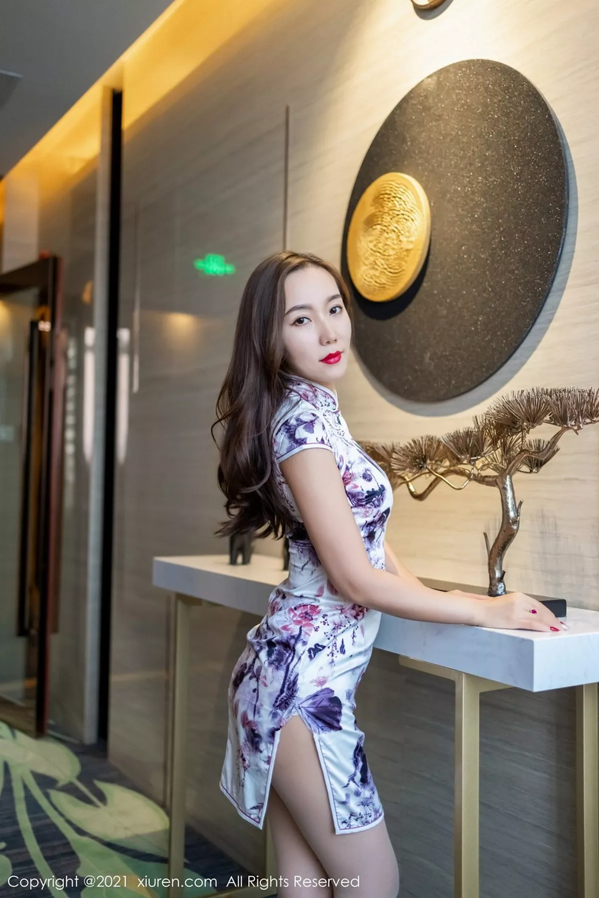 秀人集.com_[XiuRen秀人网]No.3080_嫩模艾静香古韵旗袍配超薄肉丝裤袜蕾丝内裤秀翘臀撩人诱惑写真52P