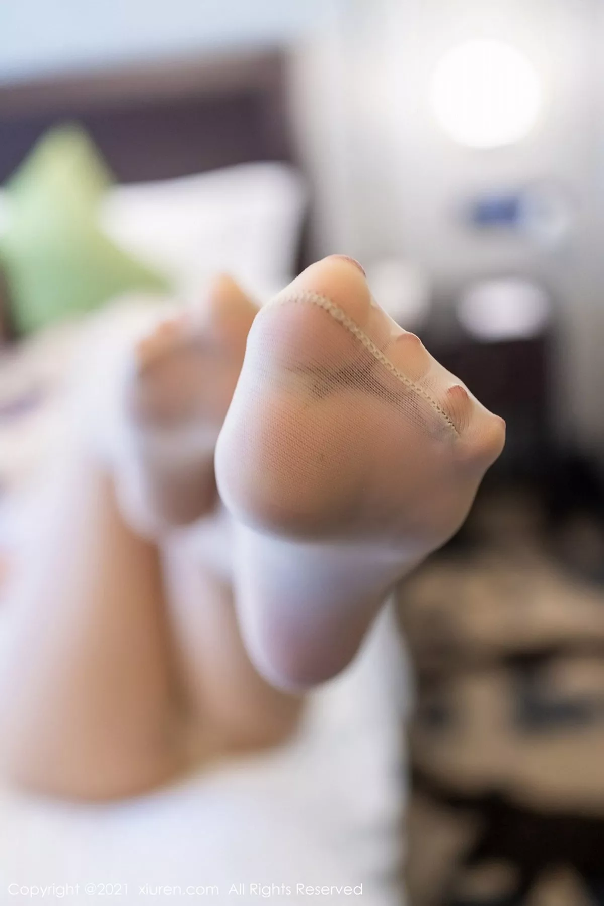 秀人集.com_[XiuRen秀人网]No.3080_嫩模艾静香古韵旗袍配超薄肉丝裤袜蕾丝内裤秀翘臀撩人诱惑写真52P