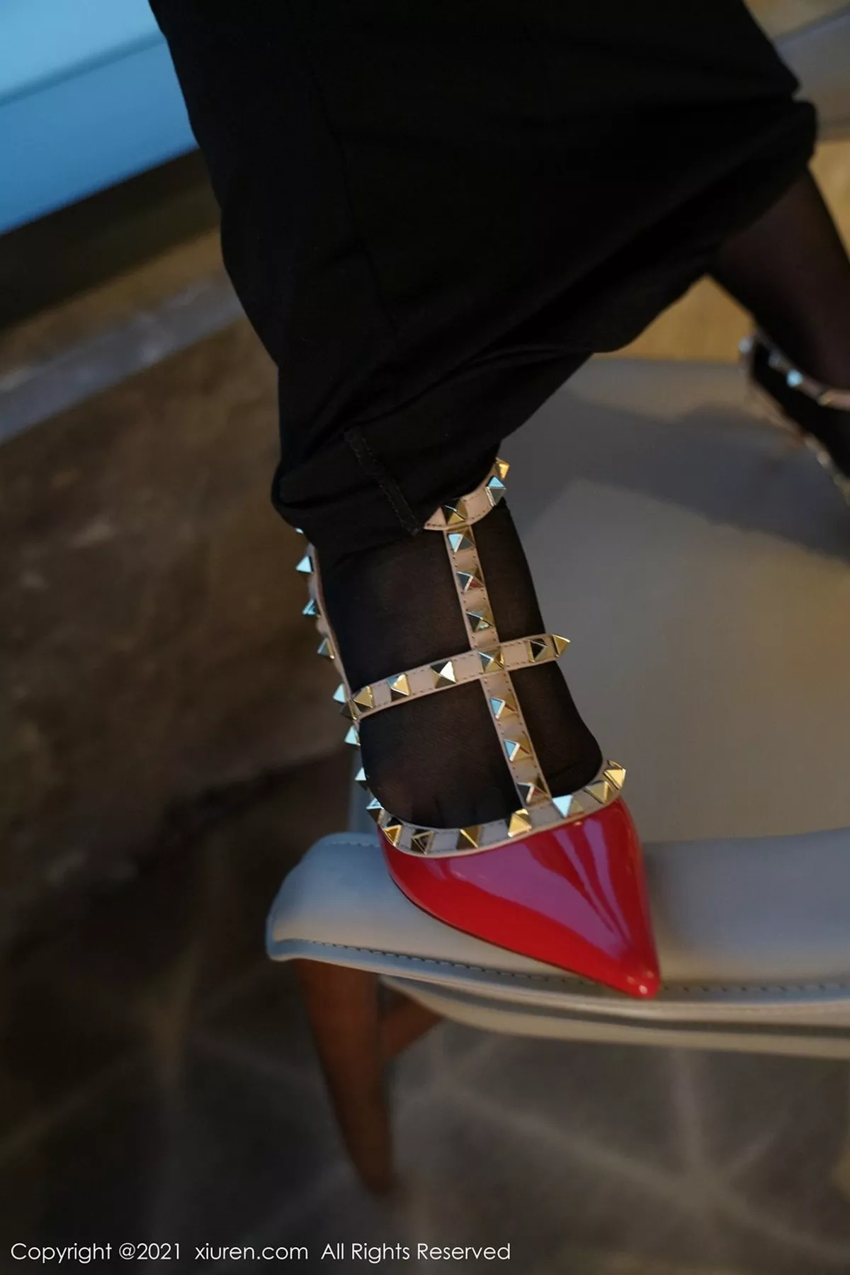 秀人集.com_[XiuRen秀人网]No.3085_嫩模诗诗kiki典雅职业装OL主题魅惑黑丝秀惹火身段迷人诱惑写真48P