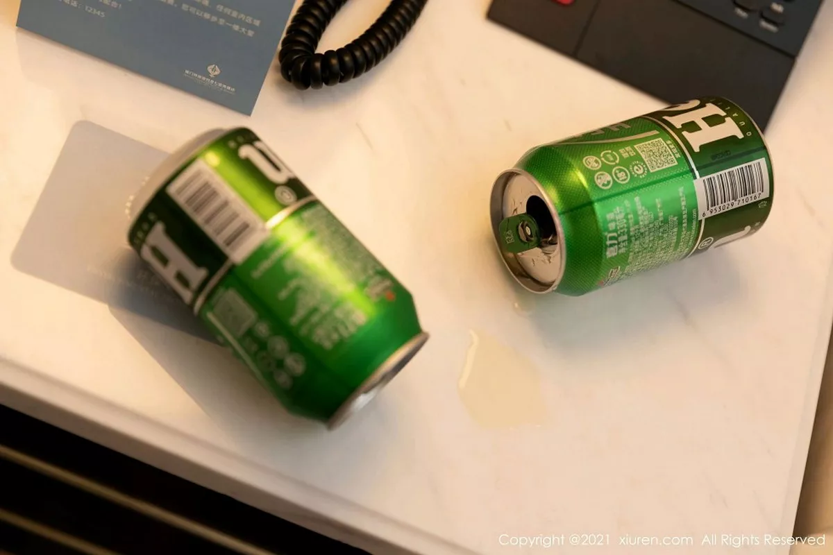 秀人集.com_[XiuRen秀人网]No.3014_嫩模允爾厦门旅拍空姐剧情主题私房脱衣露火辣身材诱惑写真84P