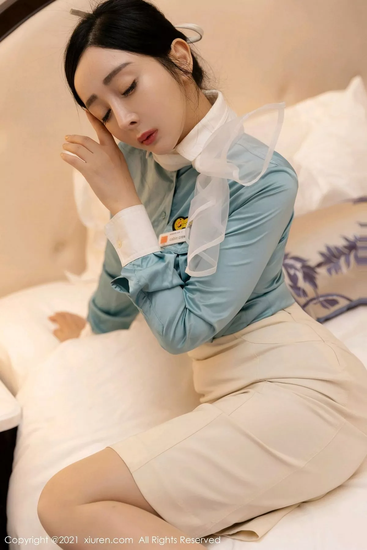 秀人集.com_[XiuRen秀人网]No.3014_嫩模允爾厦门旅拍空姐剧情主题私房脱衣露火辣身材诱惑写真84P