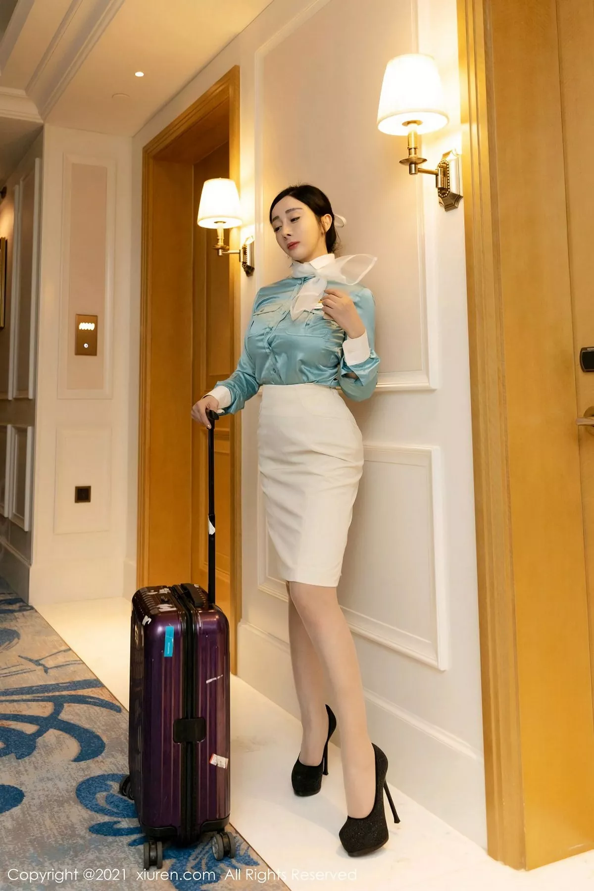 秀人集.com_[XiuRen秀人网]No.3014_嫩模允爾厦门旅拍空姐剧情主题私房脱衣露火辣身材诱惑写真84P