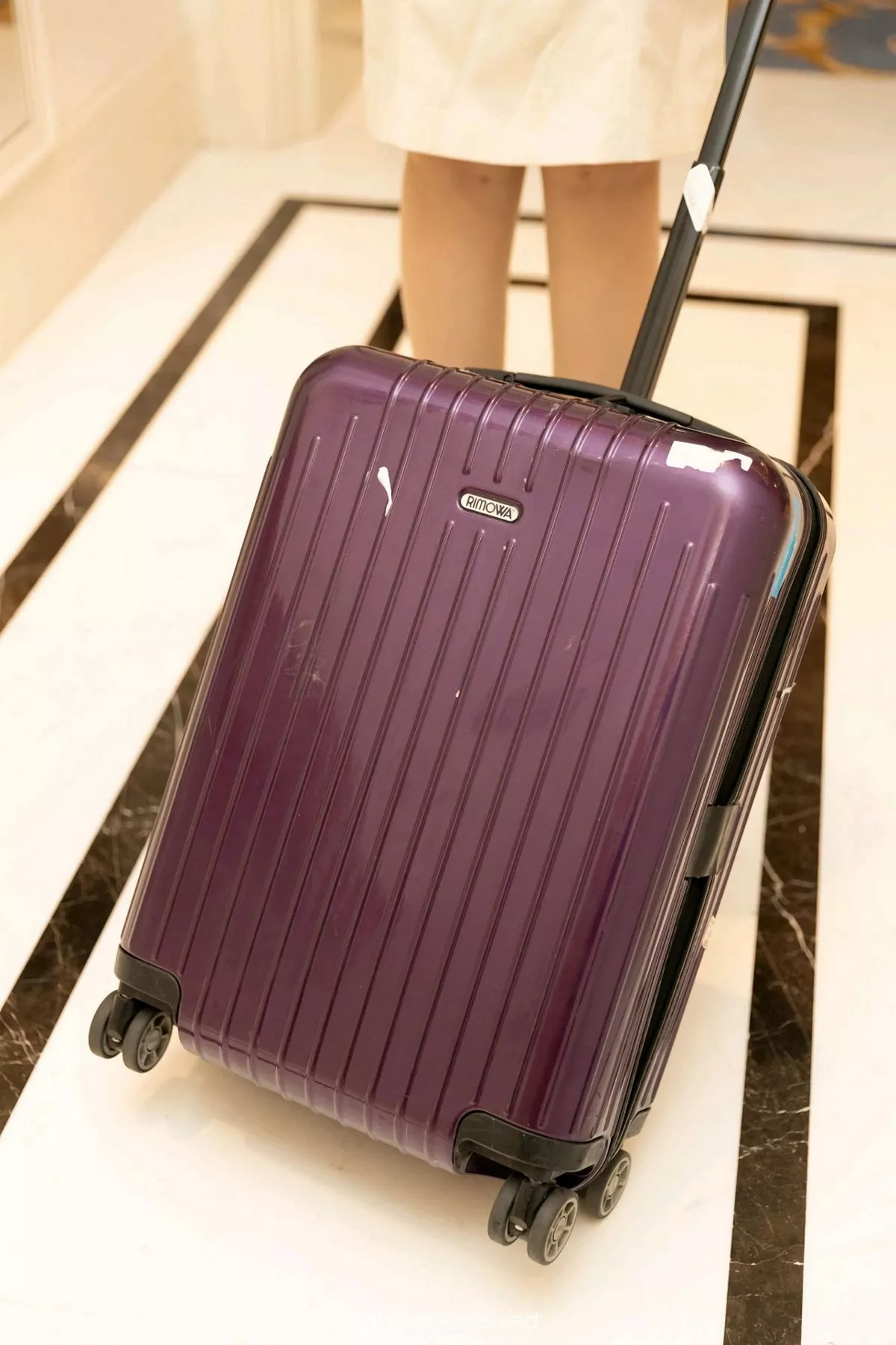 秀人集.com_[XiuRen秀人网]No.3014_嫩模允爾厦门旅拍空姐剧情主题私房脱衣露火辣身材诱惑写真84P