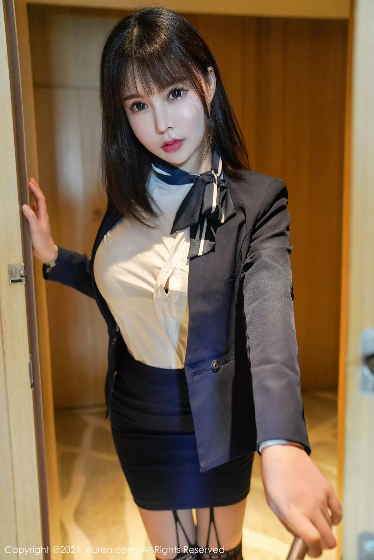 图片[29]-[XiuRen秀人网]第3221期晓鱼酱写真-秀人集