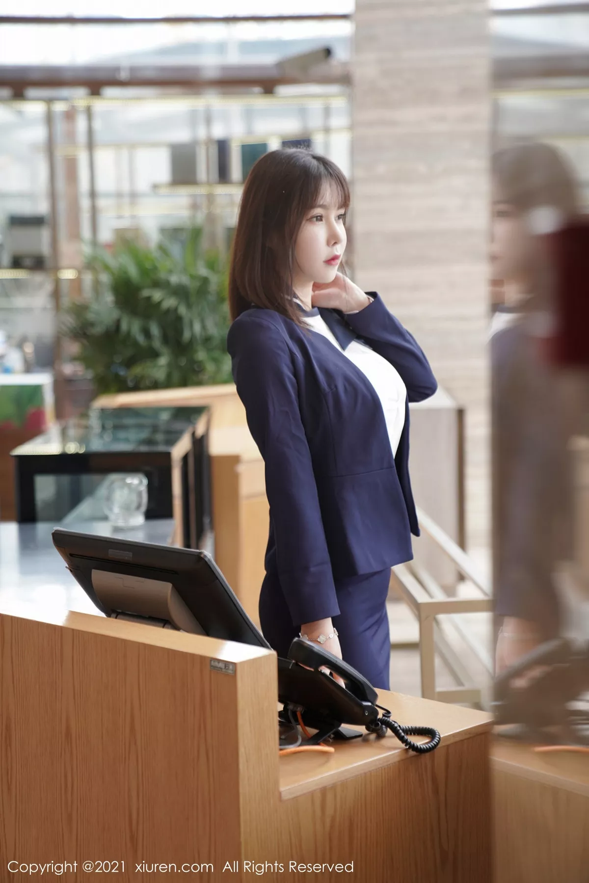 图片[16]-[XiuRen秀人网]第3221期晓鱼酱写真-秀人集