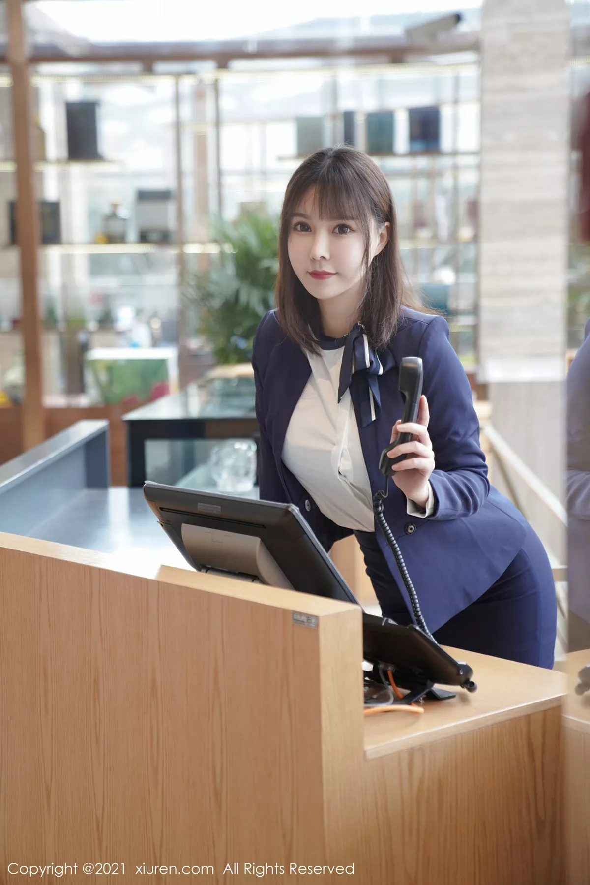 图片[8]-[XiuRen秀人网]第3221期晓鱼酱写真-秀人集