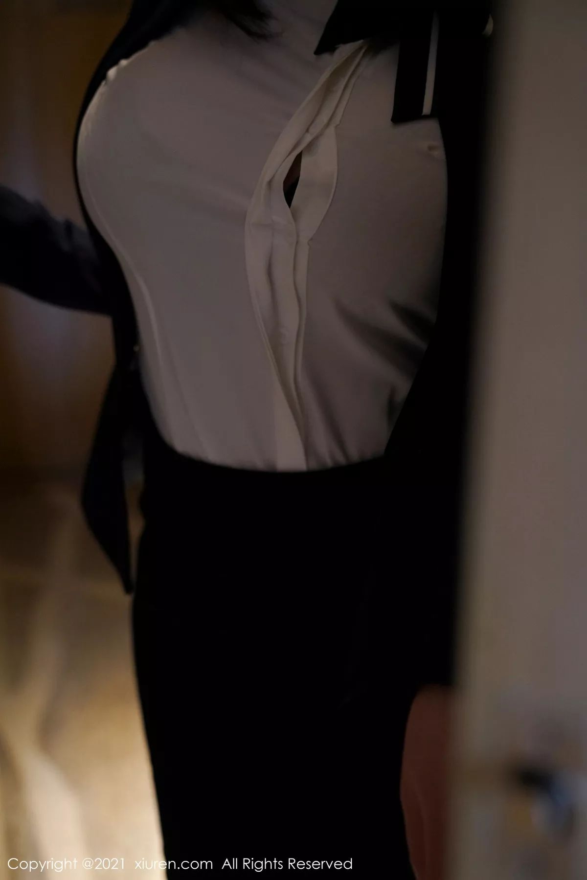 图片[28]-[XiuRen秀人网]第3221期晓鱼酱写真-秀人集