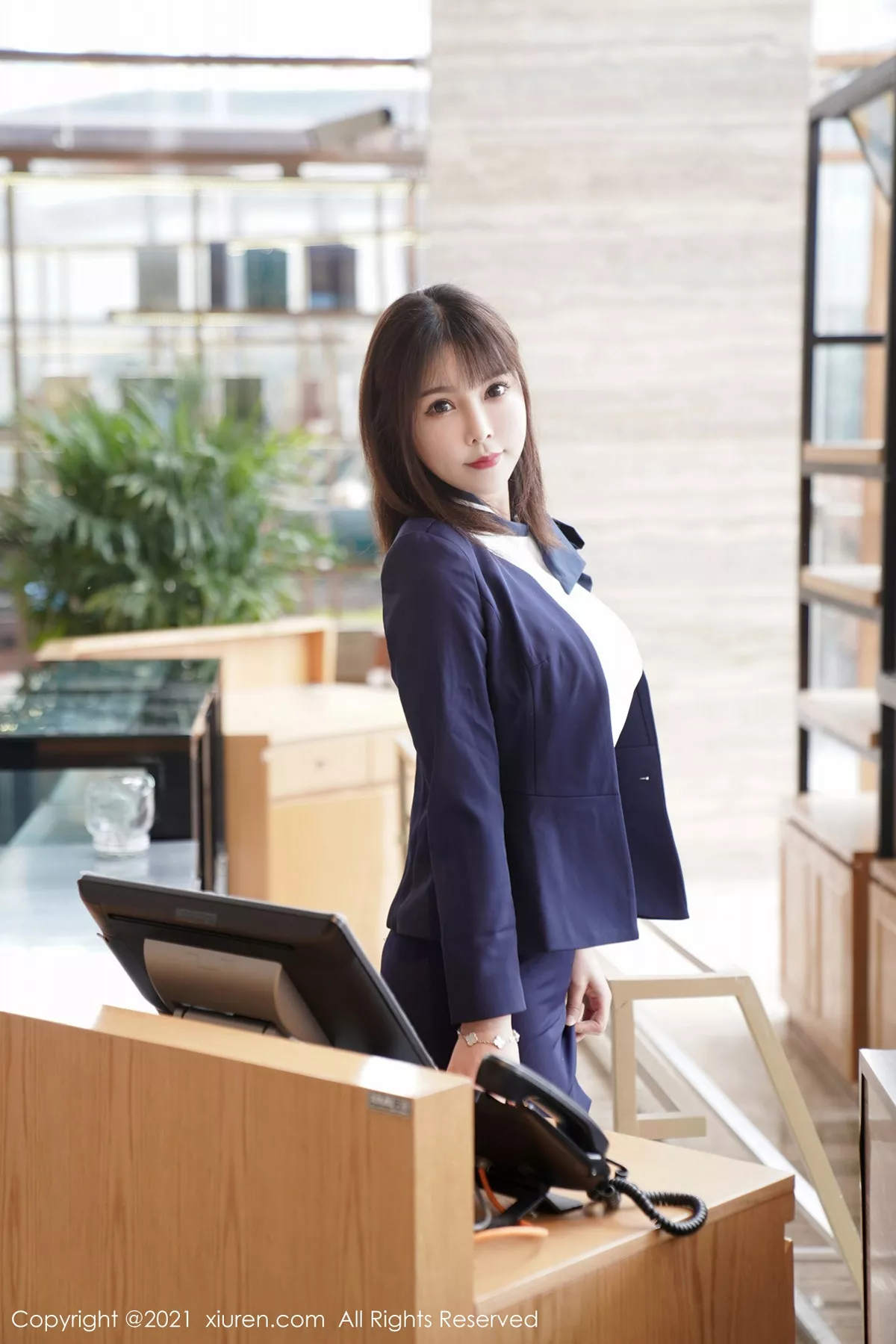 图片[15]-[XiuRen秀人网]第3221期晓鱼酱写真-秀人集