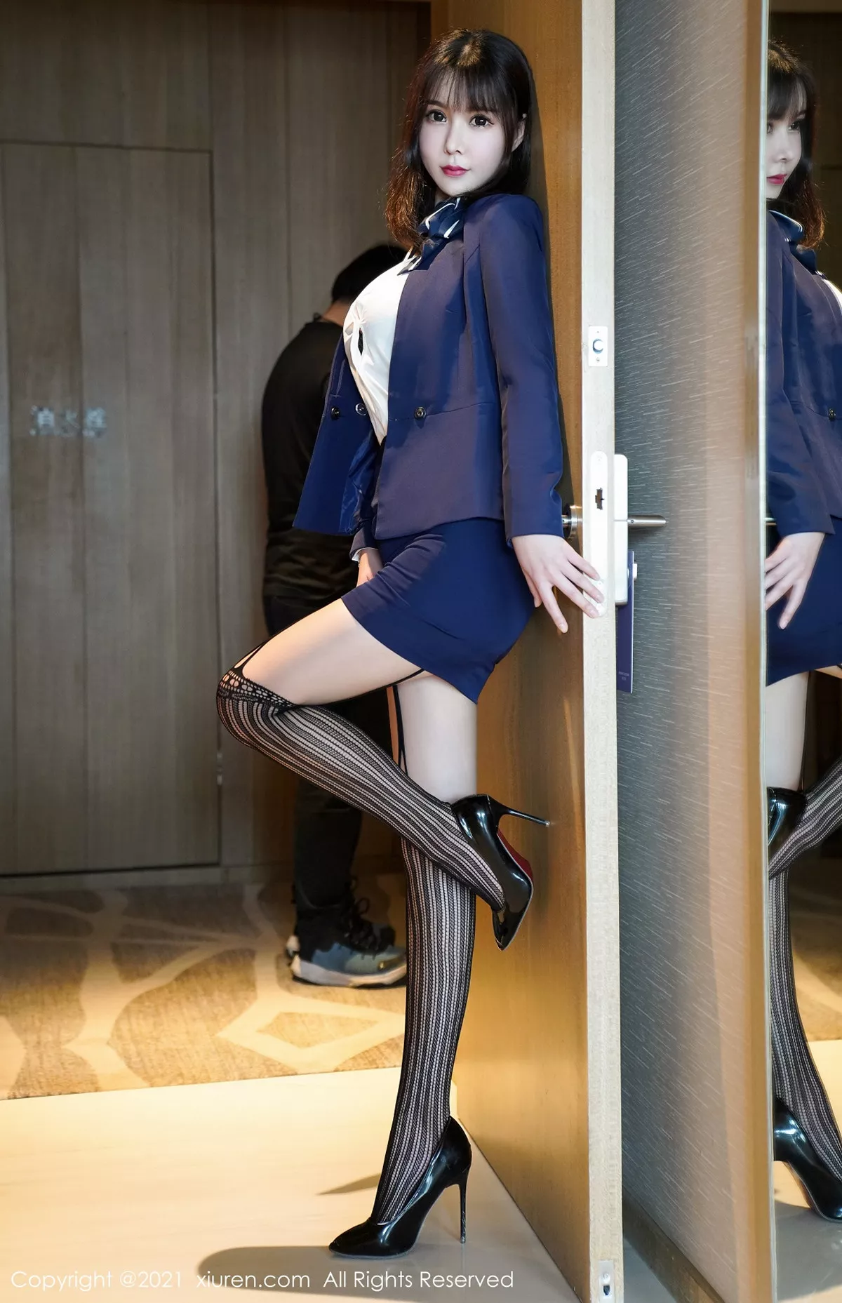 图片[35]-[XiuRen秀人网]第3221期晓鱼酱写真-秀人集