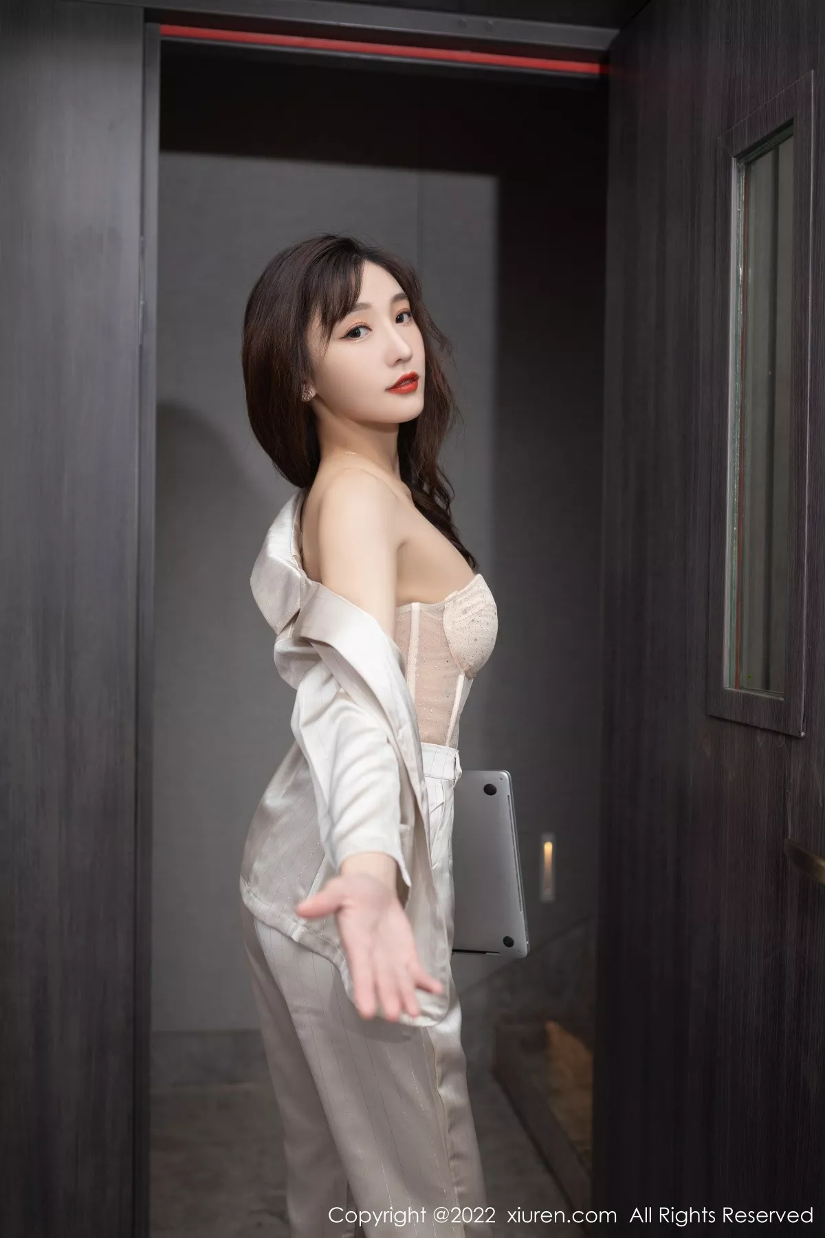 图片[14]-[XiuRen秀人网]第5594期陆萱萱写真-秀人集