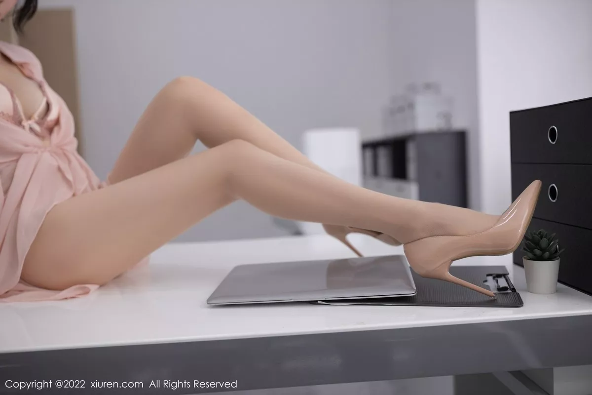 图片[36]-[XiuRen秀人网]第5657期利世写真-秀人集