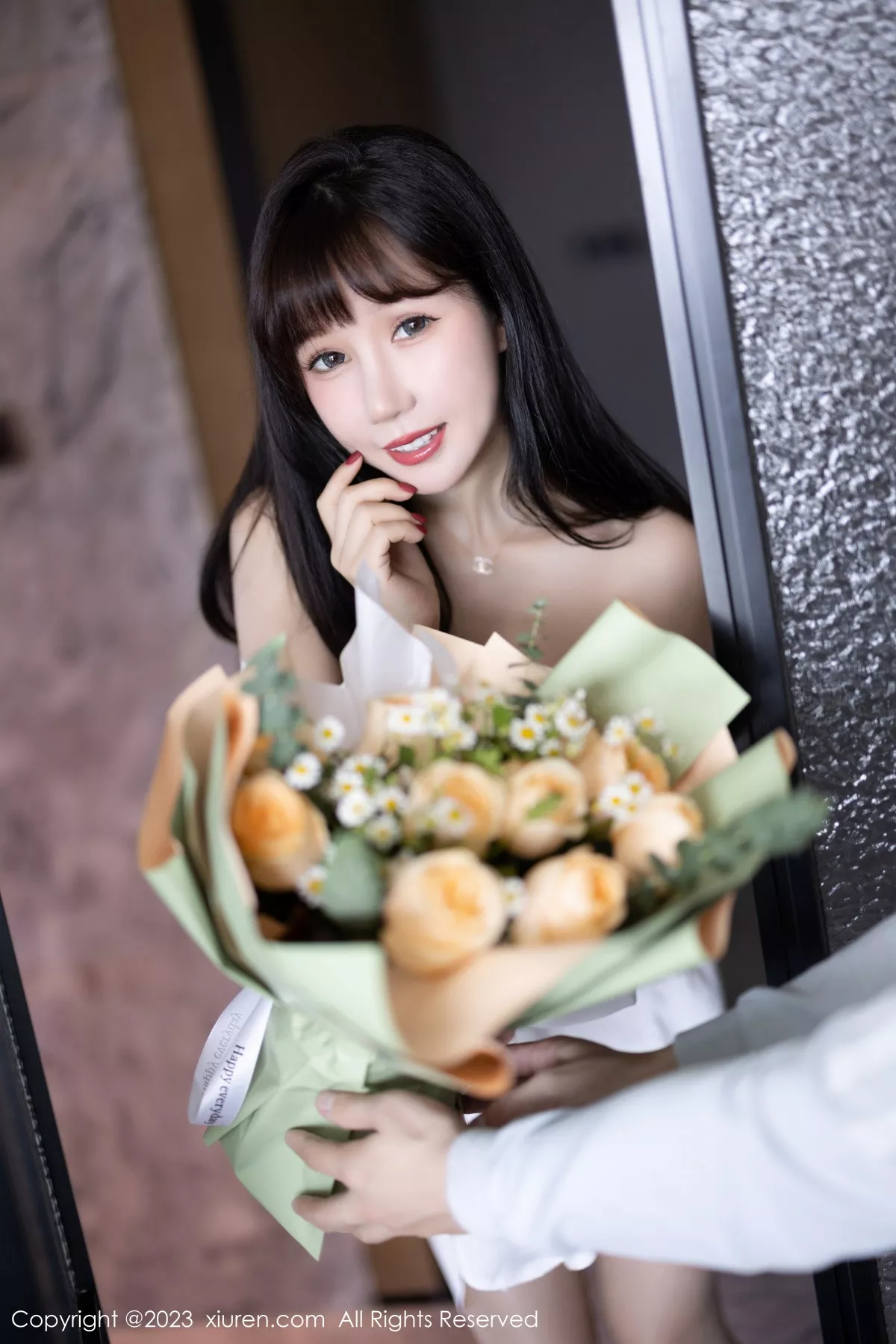 图片[2]-[XiuRen秀人网]第6153期波巧酱写真-秀人集