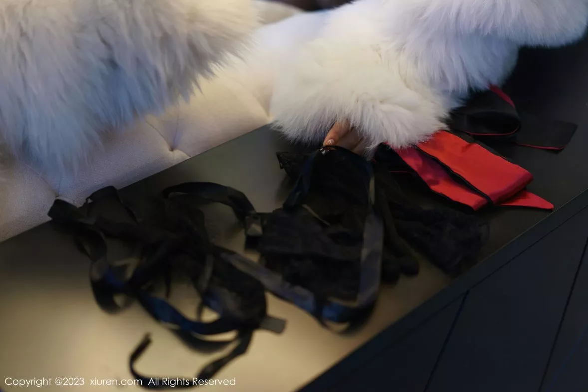 图片[2]-[XiuRen秀人网]第6162期阿姣写真-秀人集