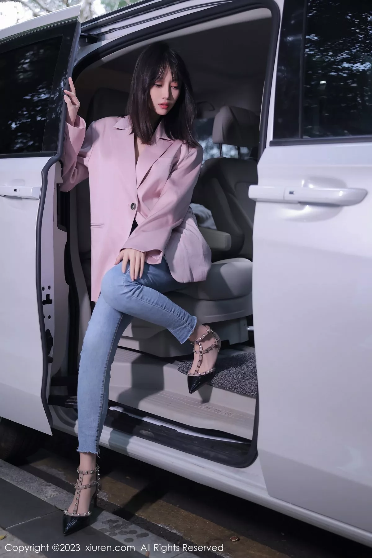 [XiuRen秀人网]第6355期玥儿玥写真-秀人集