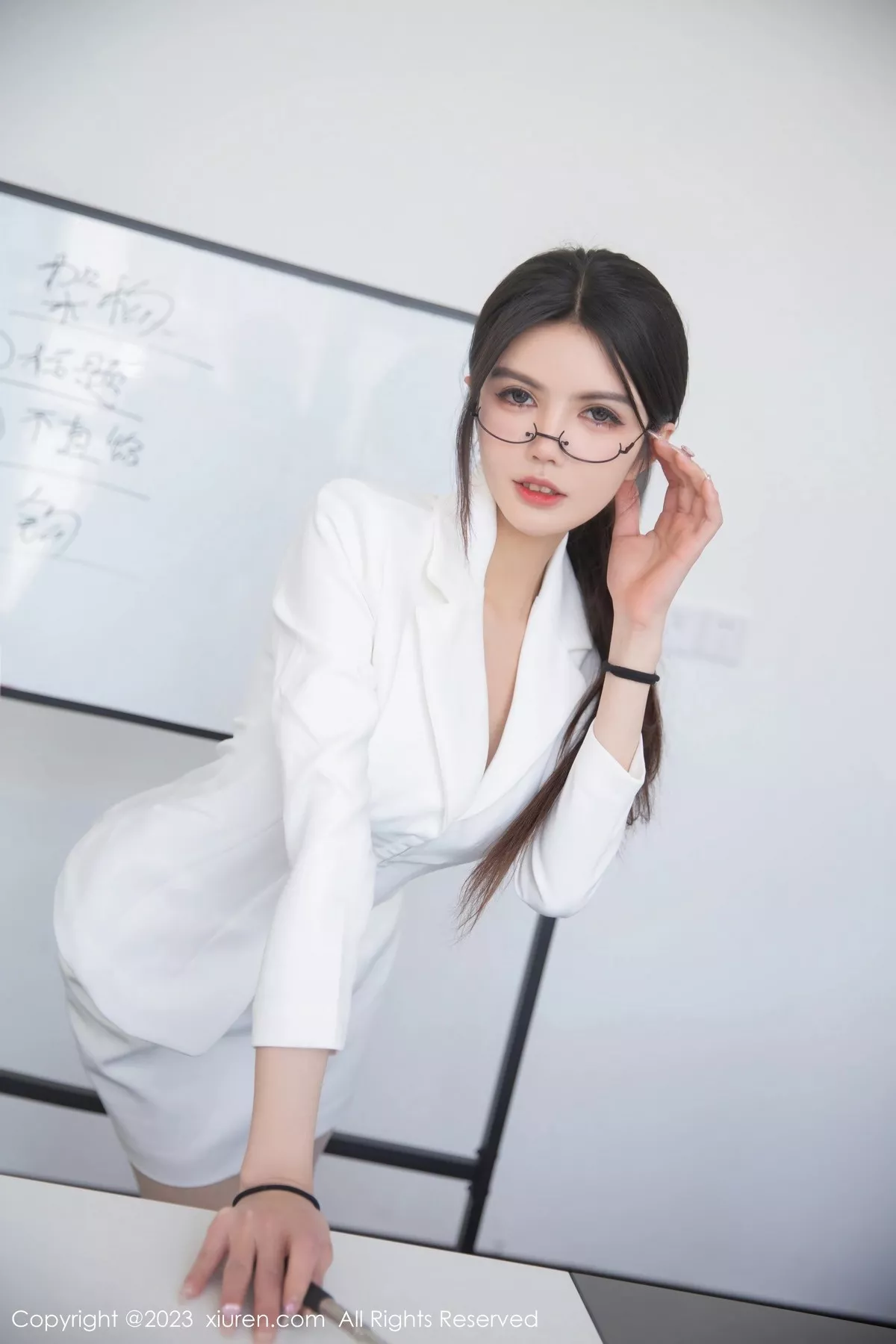 图片[2]-[XiuRen秀人网]第6563期媛媛酱写真-秀人集