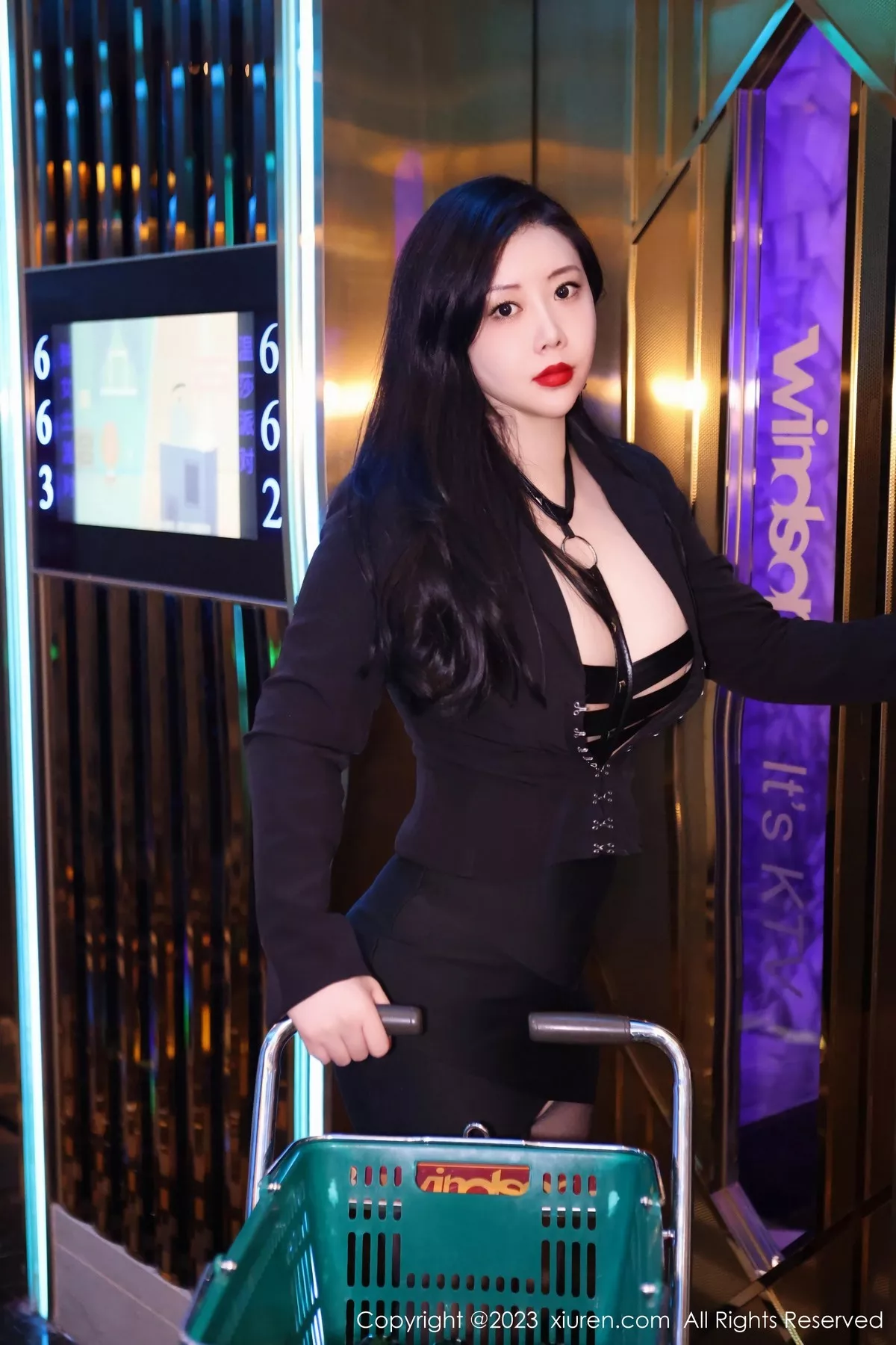 图片[12]-[XiuRen秀人网]第6766期王婉悠写真-秀人集