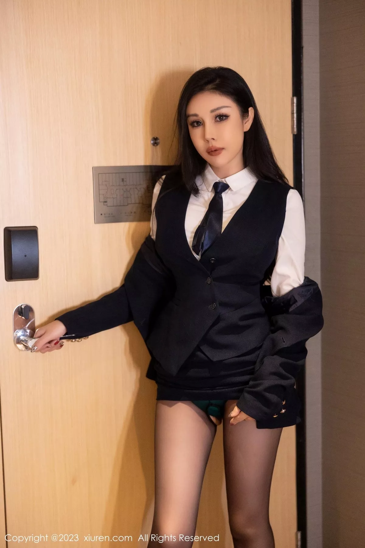 图片[11]-[XiuRen秀人网]第6797期田冰冰写真-秀人集