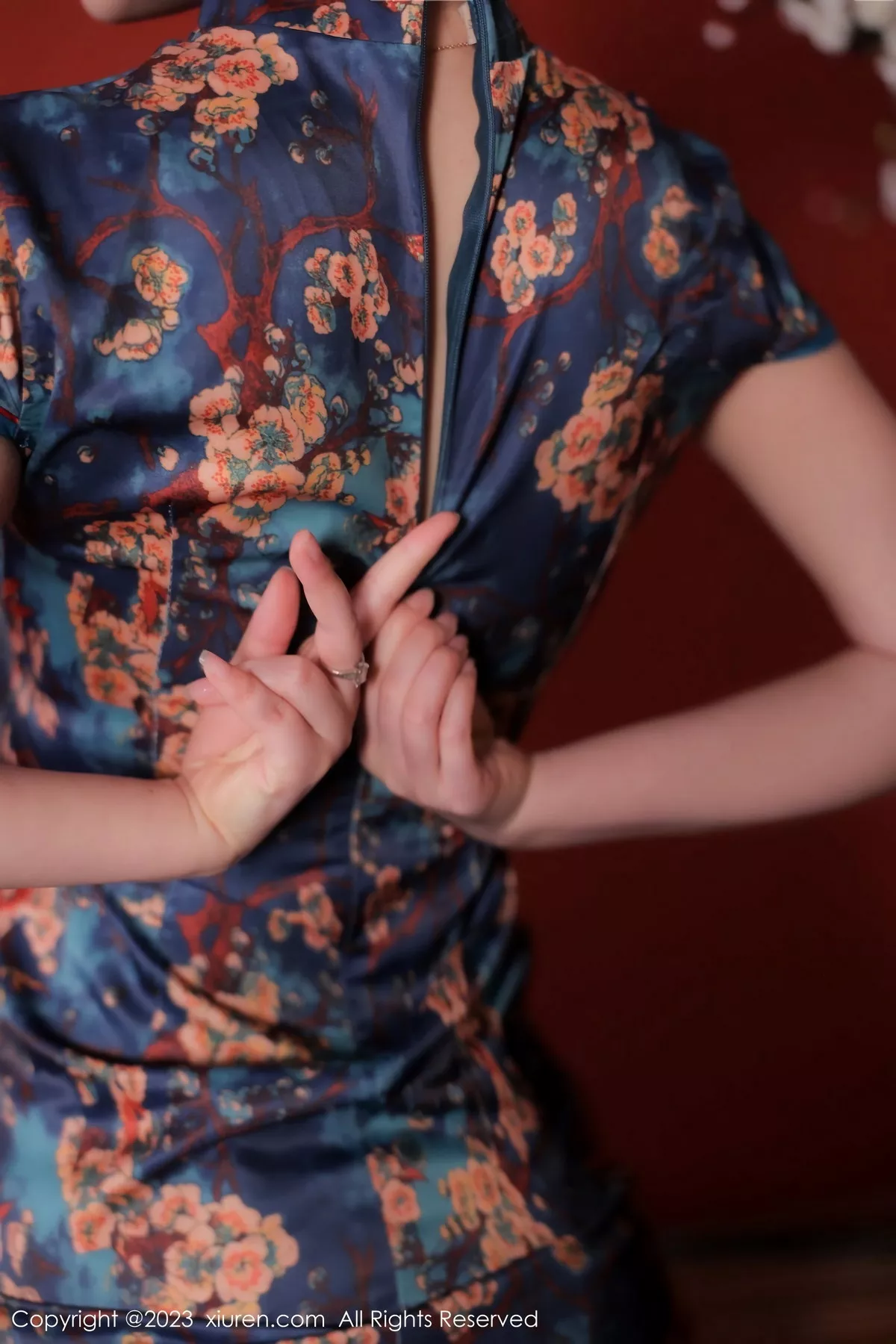 图片[14]-[XiuRen秀人网]第7051期诗诗写真-秀人集