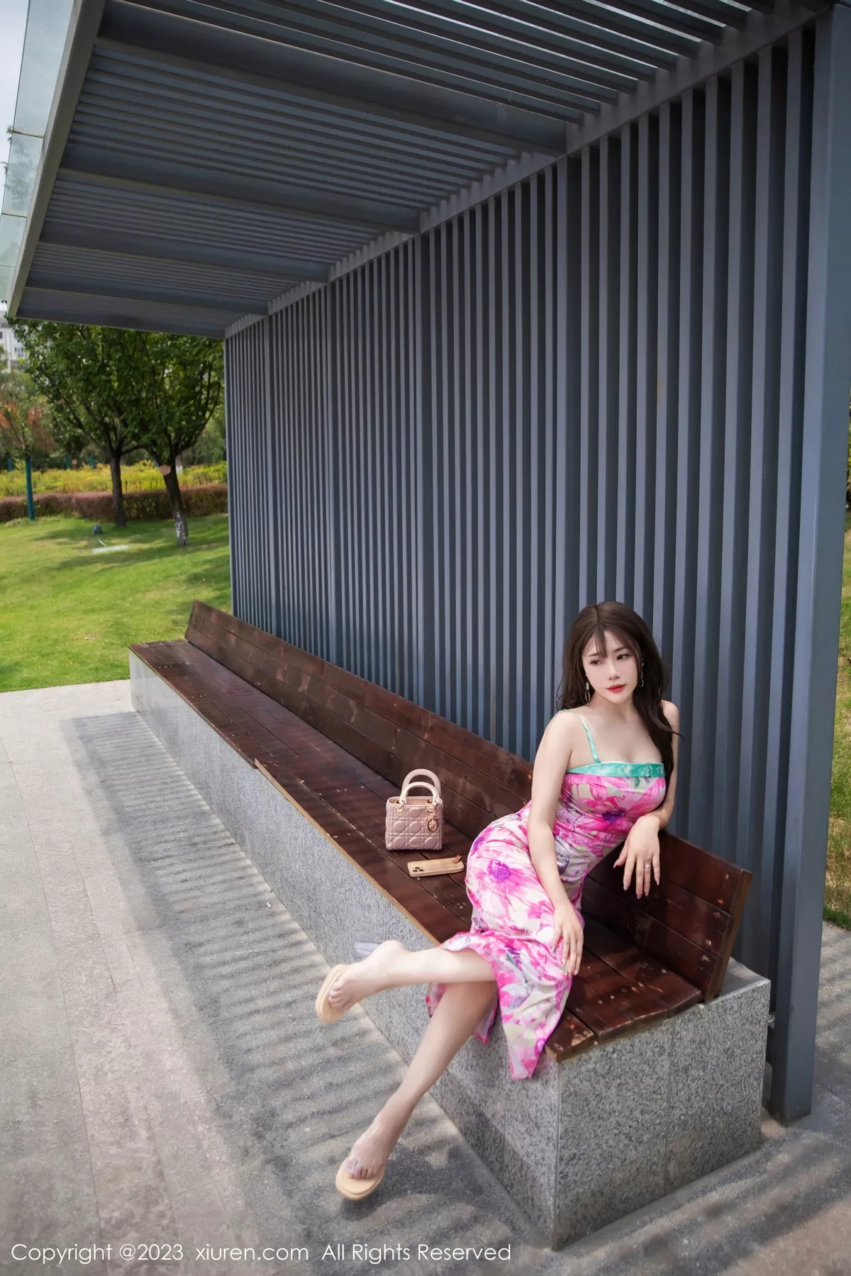 图片[24]-[XiuRen秀人网]第7065期严利娅写真-秀人集