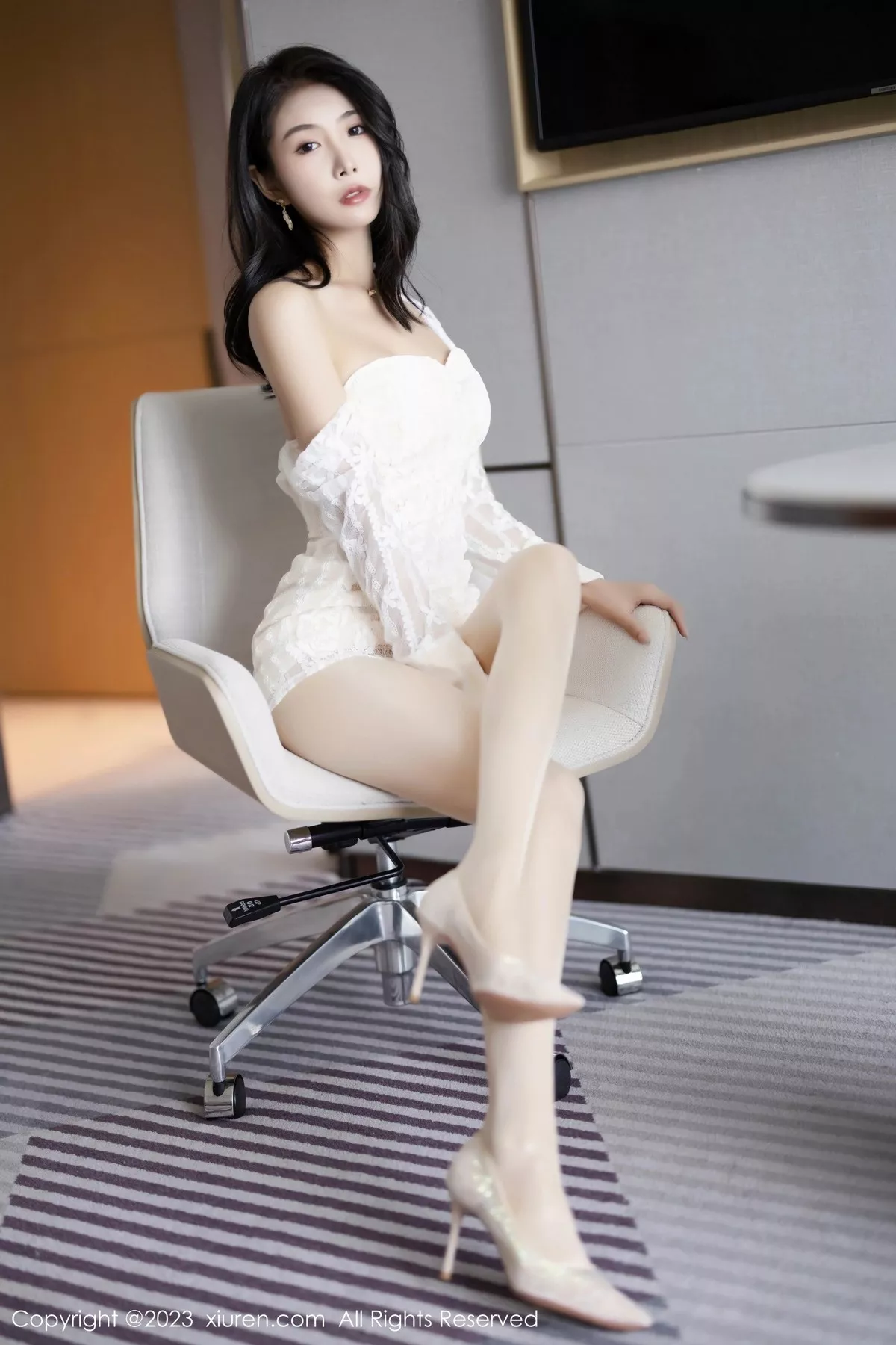 图片[14]-[XiuRen秀人网]第6974期苏苏阿写真-秀人集