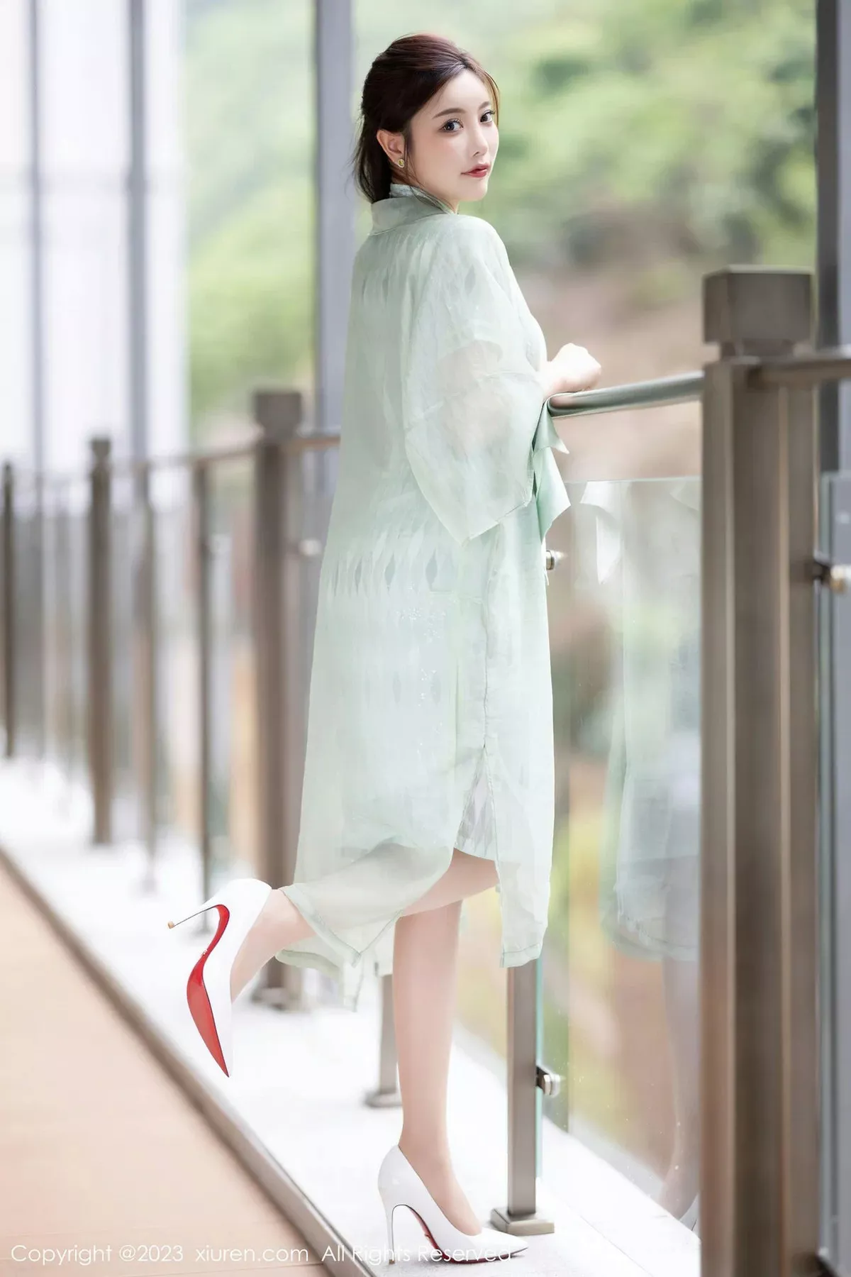 图片[4]-[XiuRen秀人网]第6983期杨晨晨写真-秀人集