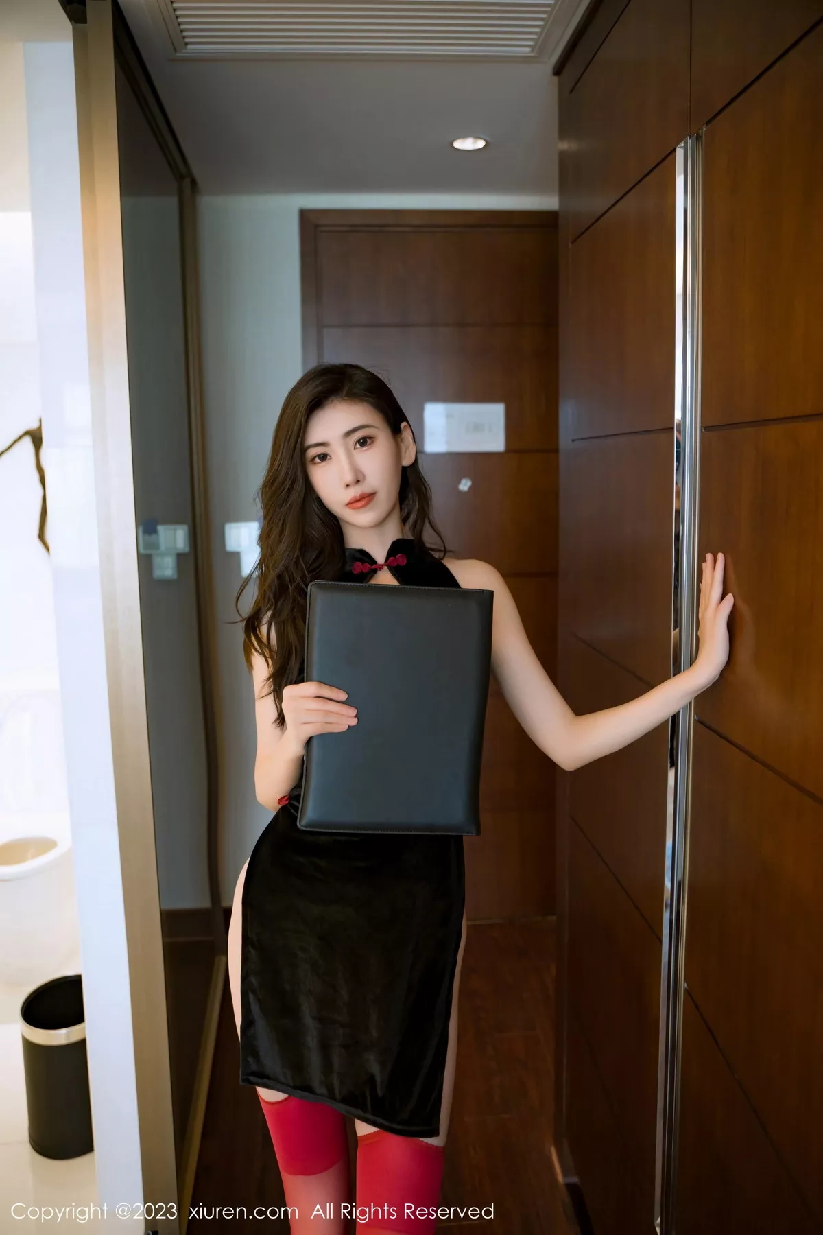 图片[12]-[XiuRen秀人网]第7128期章芃芃写真-秀人集