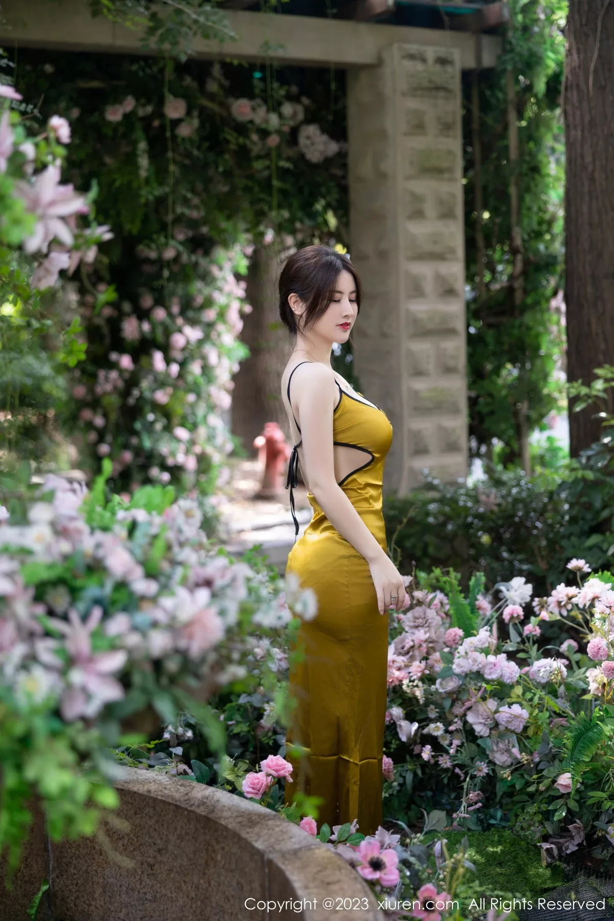 图片[35]-[XiuRen秀人网]第7302期诗诗写真-秀人集