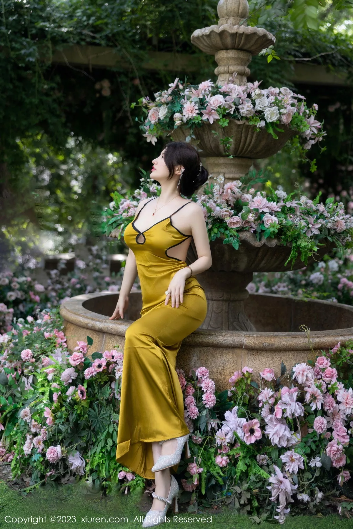 图片[32]-[XiuRen秀人网]第7302期诗诗写真-秀人集