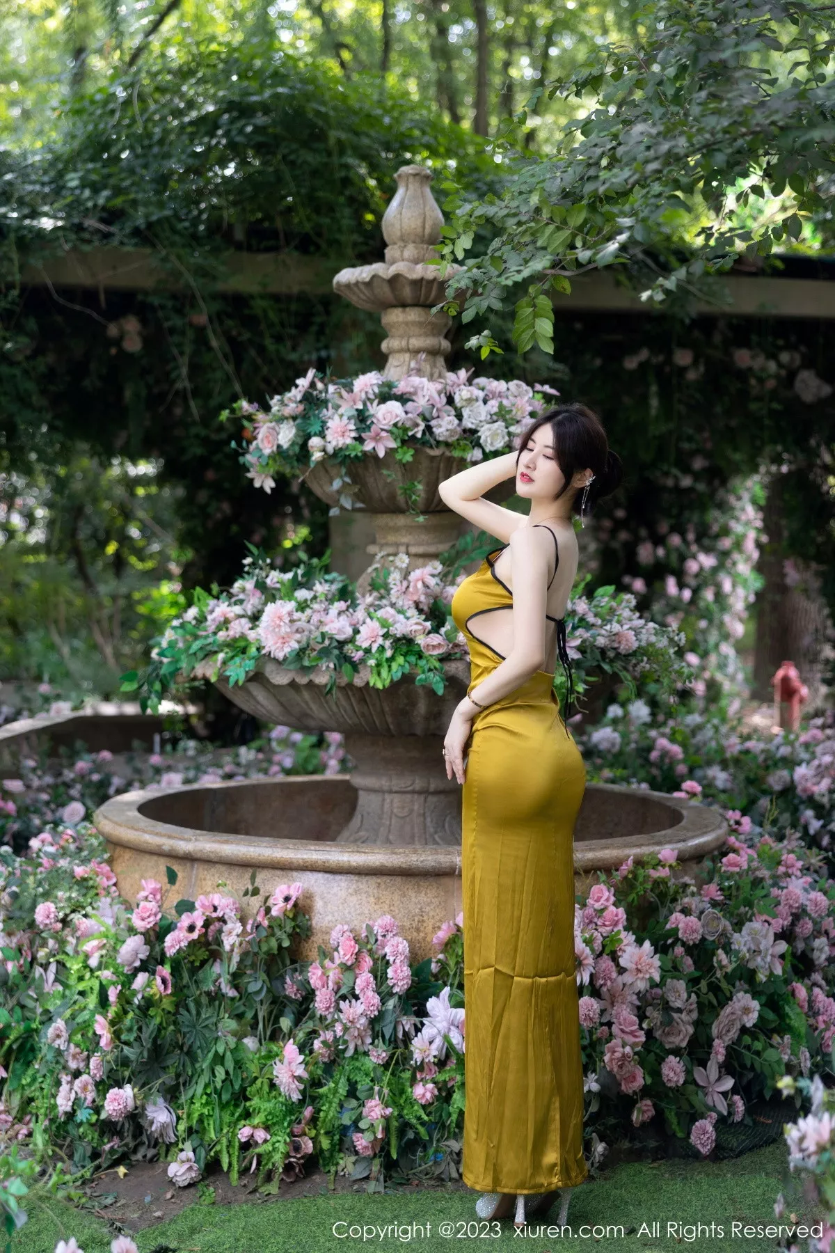 图片[28]-[XiuRen秀人网]第7302期诗诗写真-秀人集