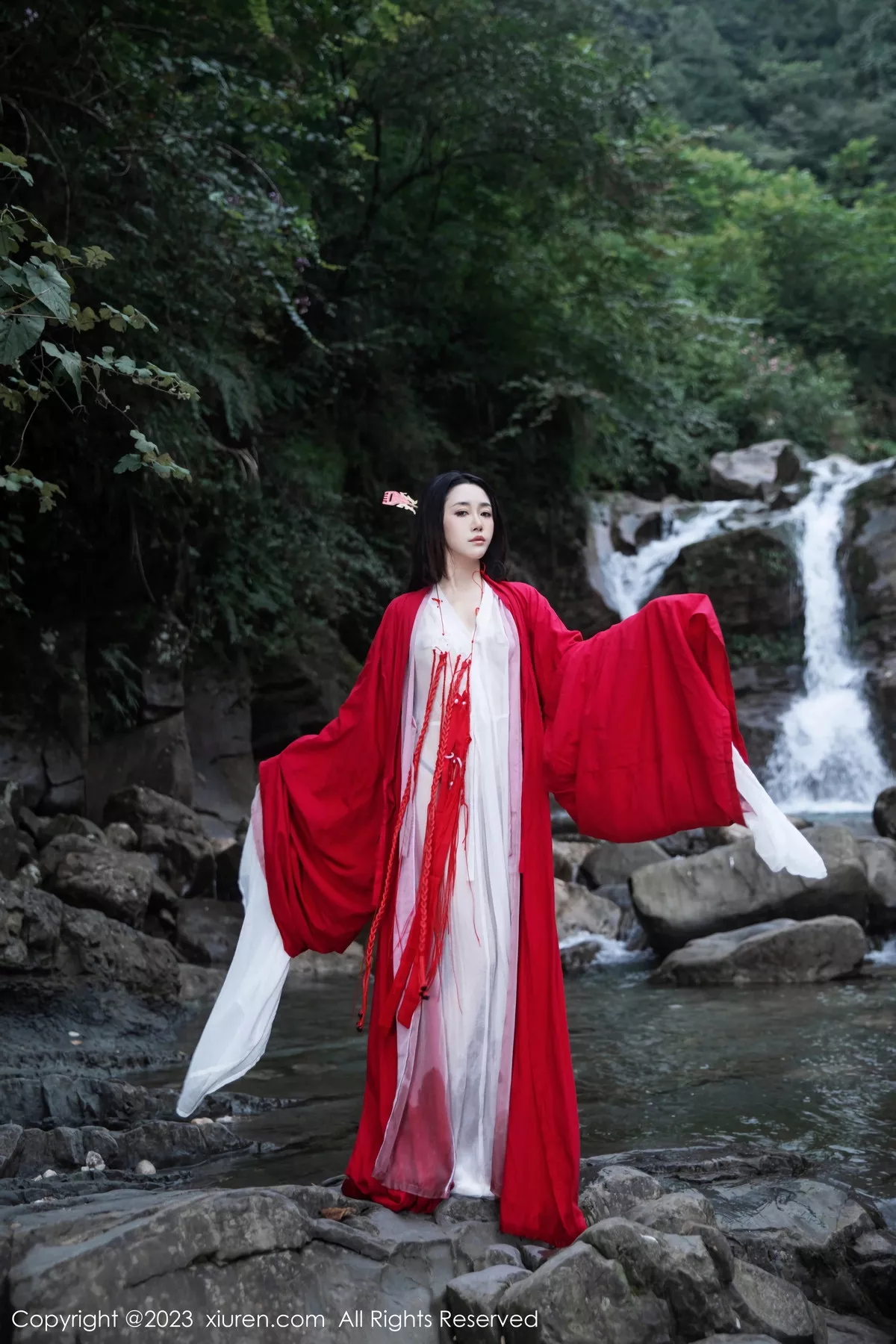 图片[10]-[XiuRen秀人网]第7295期严利娅写真-秀人集