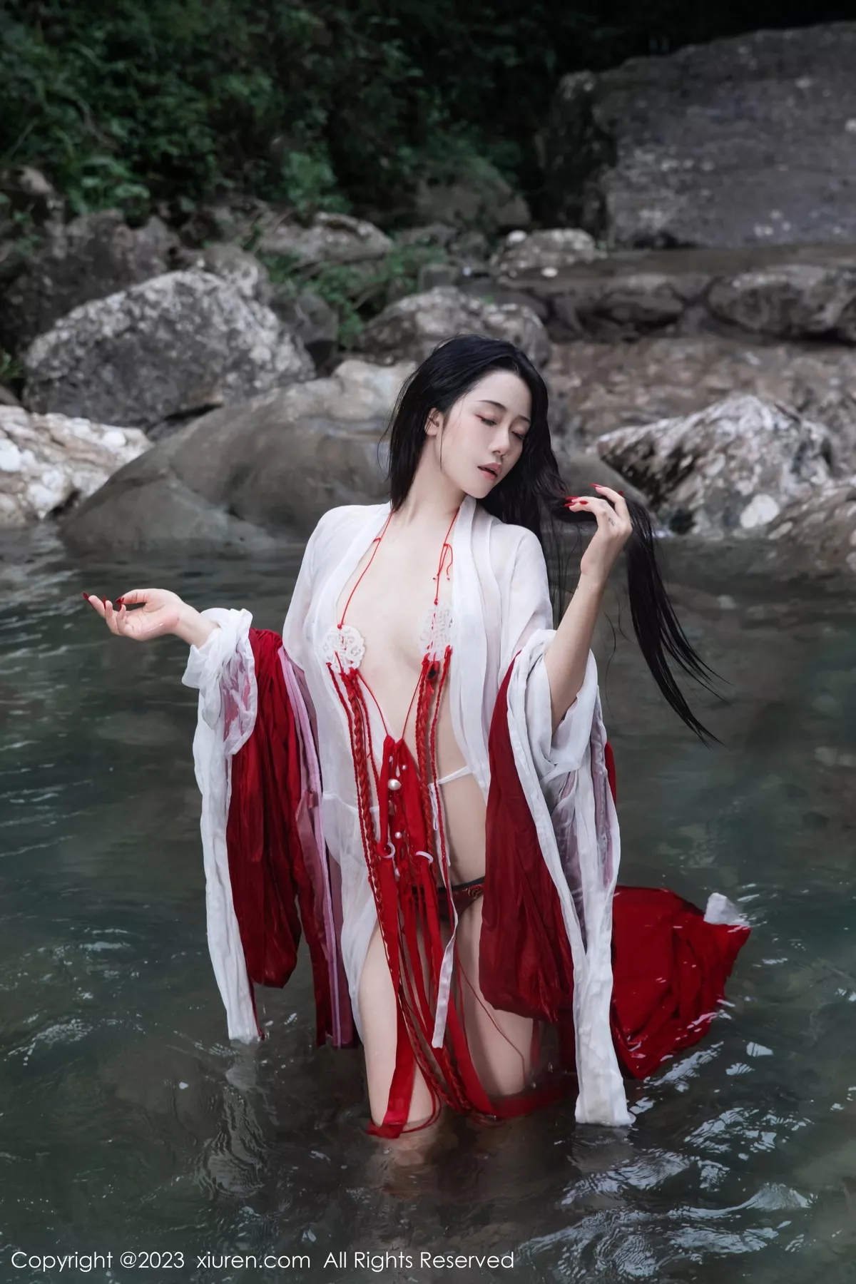 图片[35]-[XiuRen秀人网]第7295期严利娅写真-秀人集