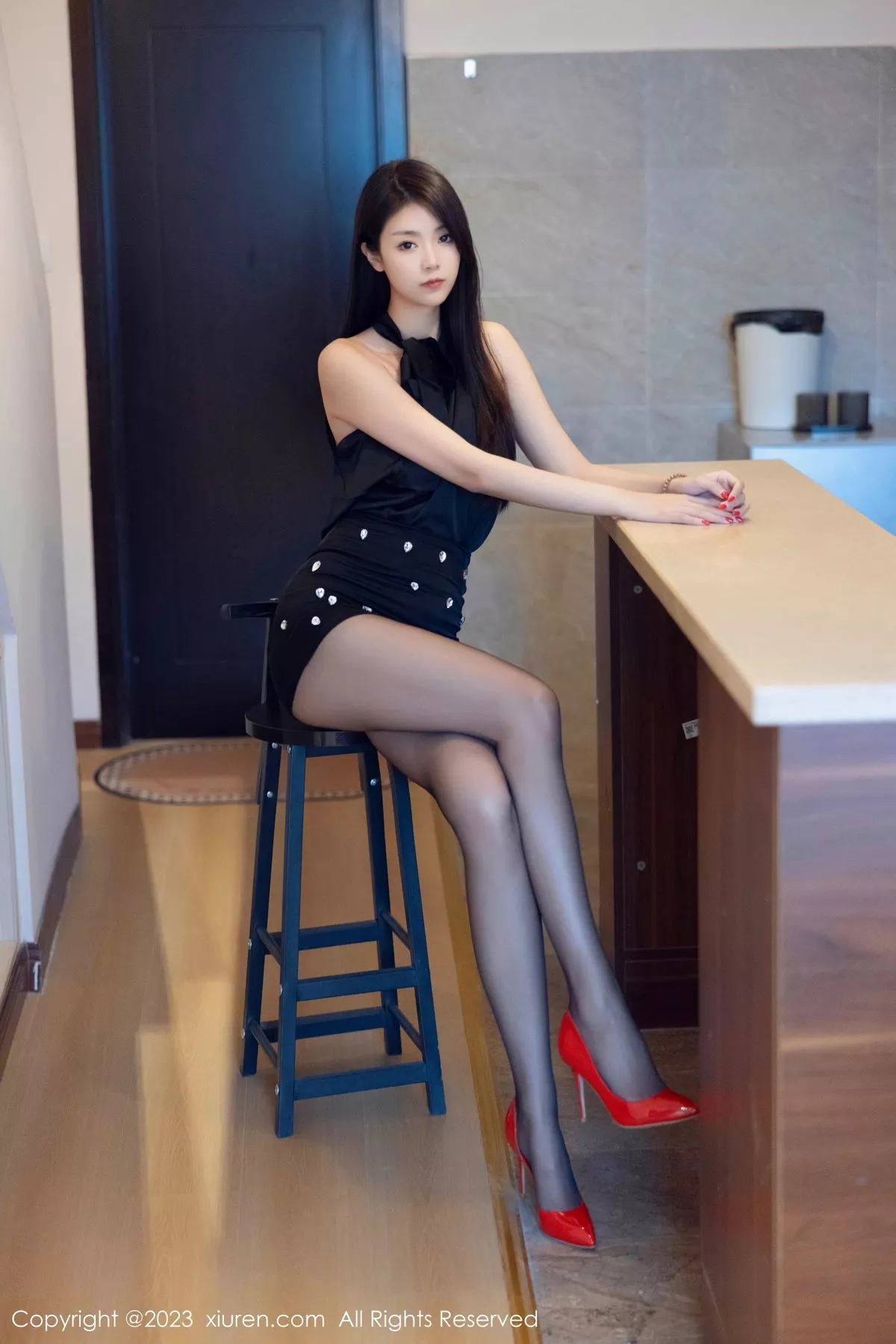 图片[4]-[XiuRen秀人网]第7535期可乐写真-秀人集