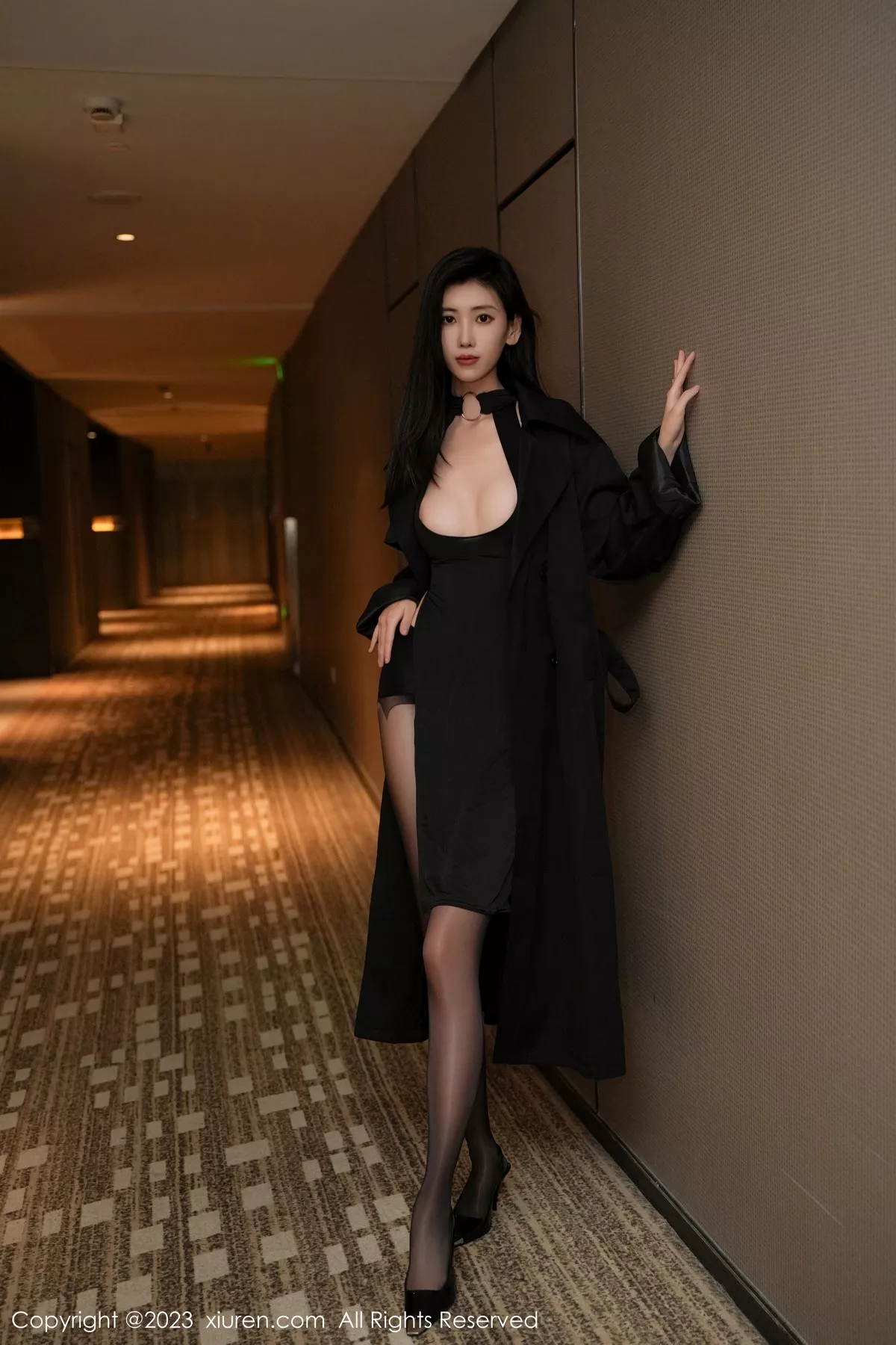 图片[15]-[XiuRen秀人网]第7701期章芃芃写真-秀人集