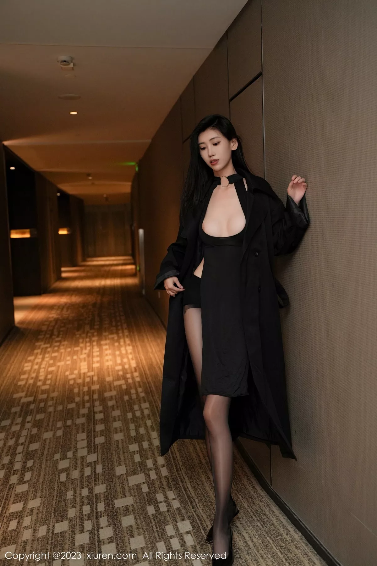 图片[14]-[XiuRen秀人网]第7701期章芃芃写真-秀人集