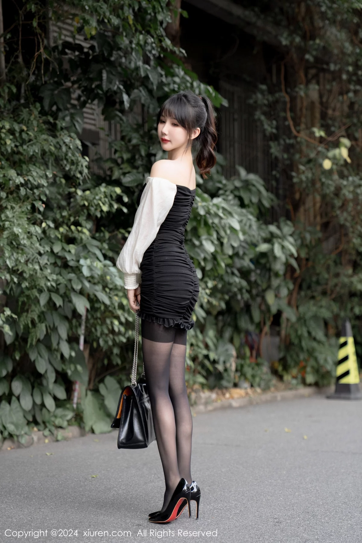 图片[9]-[XiuRen秀人网]第7930期波巧酱写真-秀人集