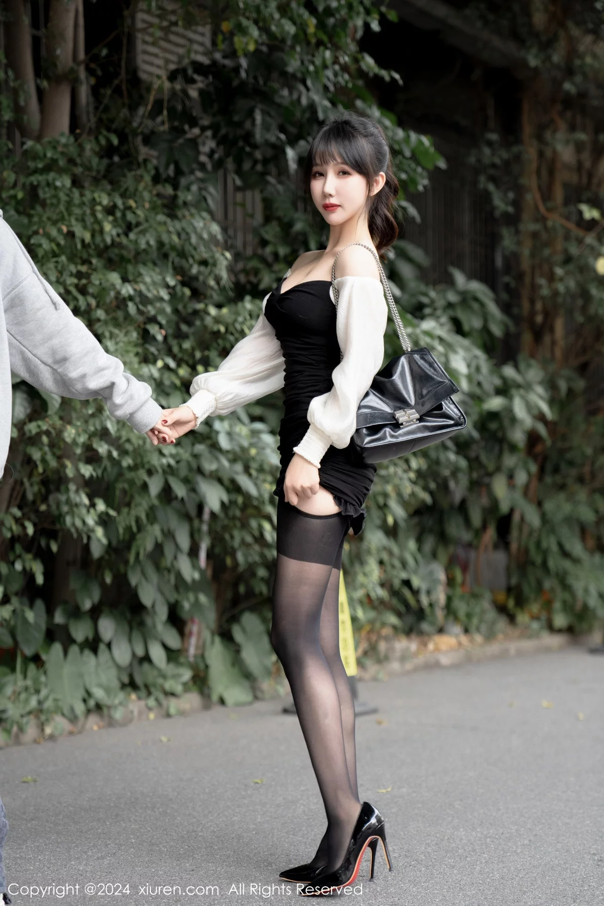 [XiuRen秀人网]第7930期波巧酱写真-秀人集