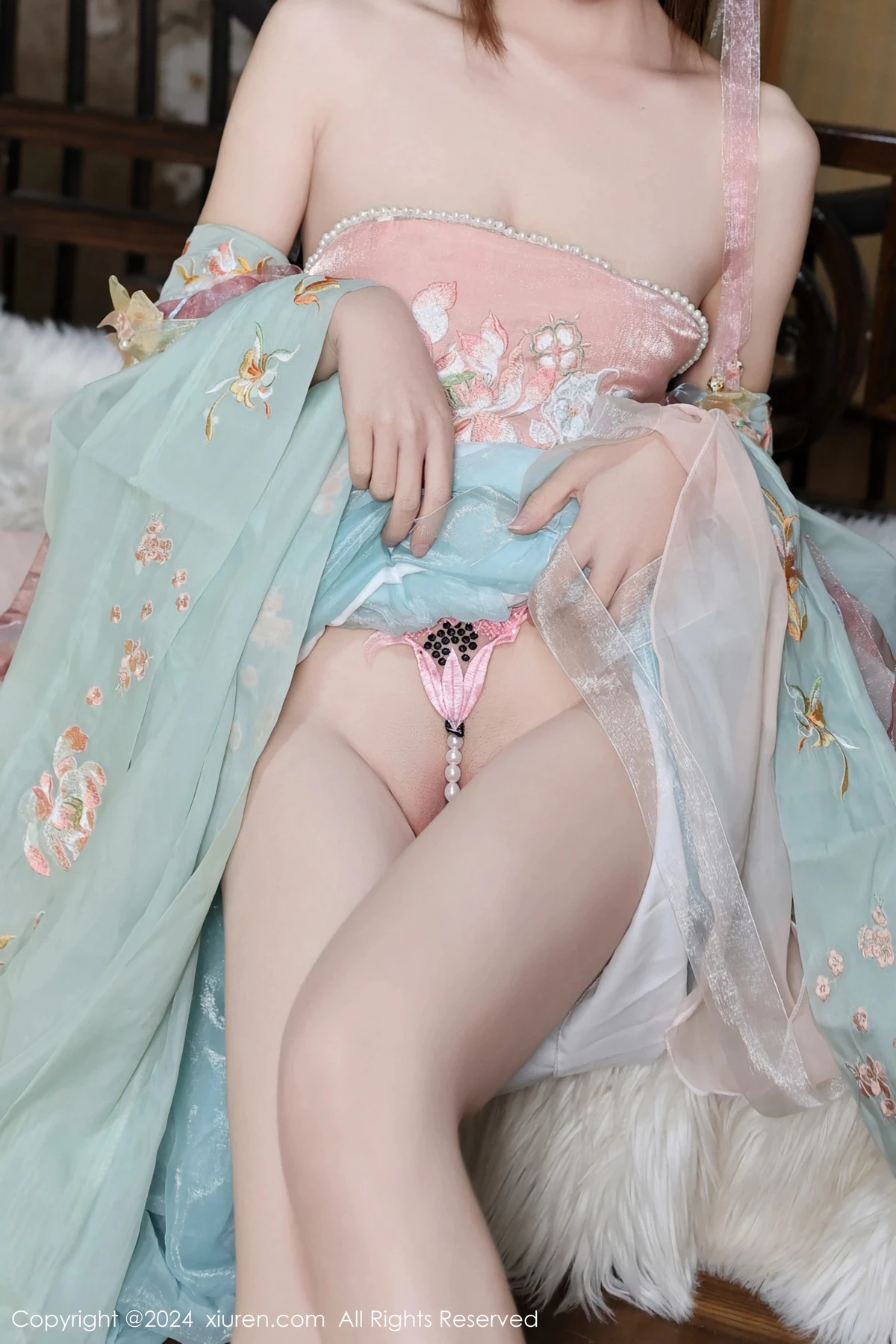 图片[7]-[XiuRen秀人网]第7989期金tiao写真-秀人集